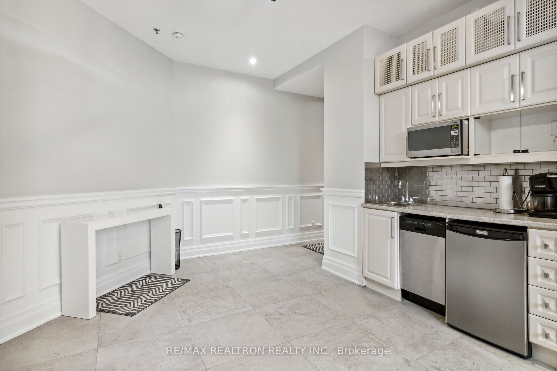 73 Richmond St W Property Photo 23