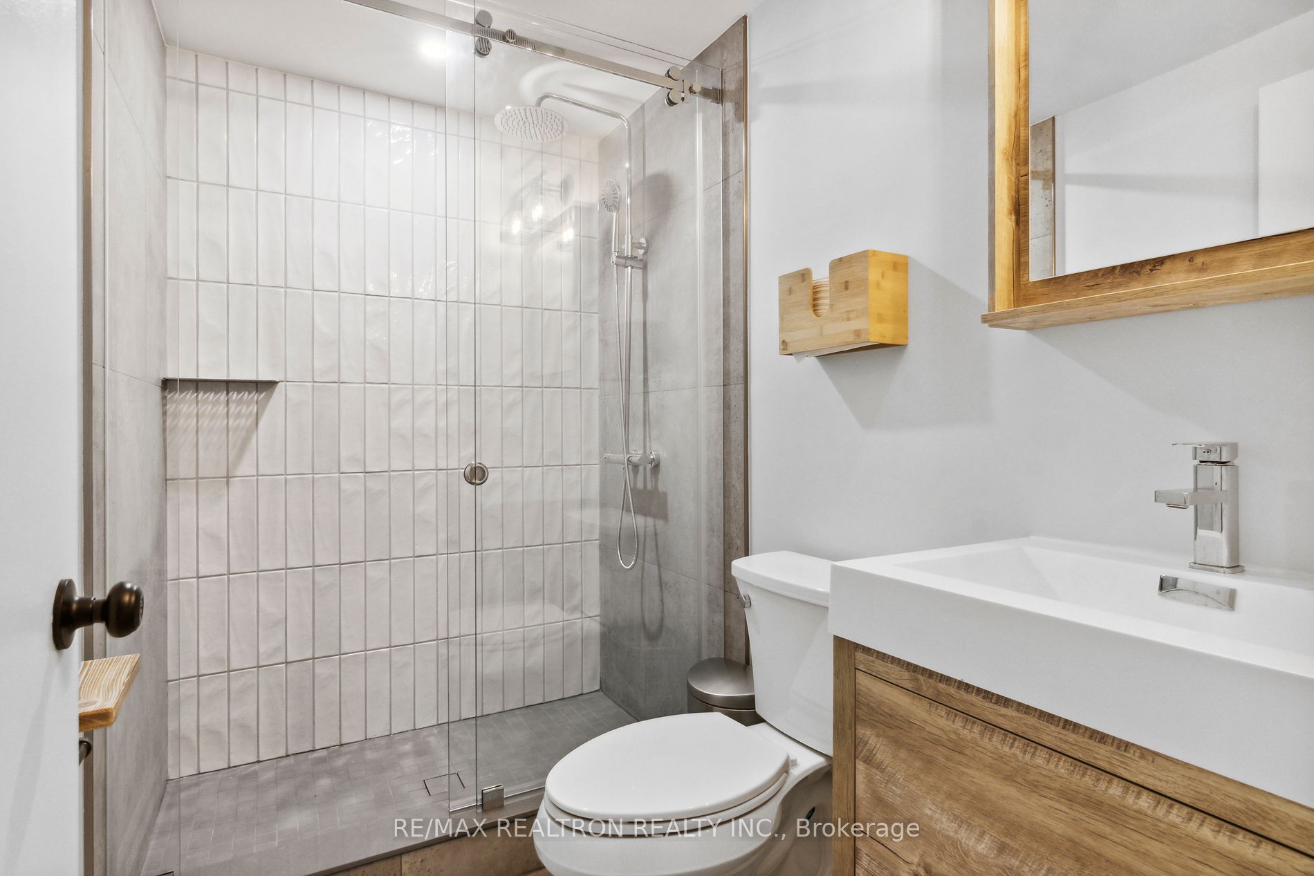 73 Richmond St W Property Photo 25