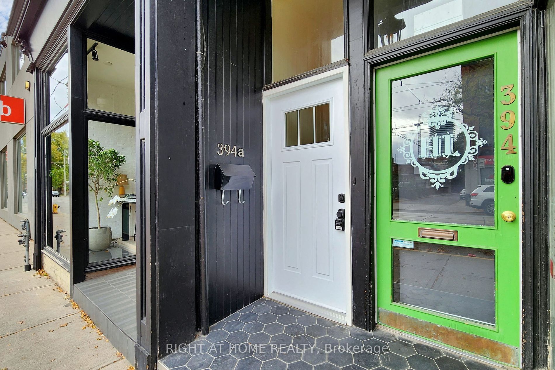 394 King St E Property Photo 2
