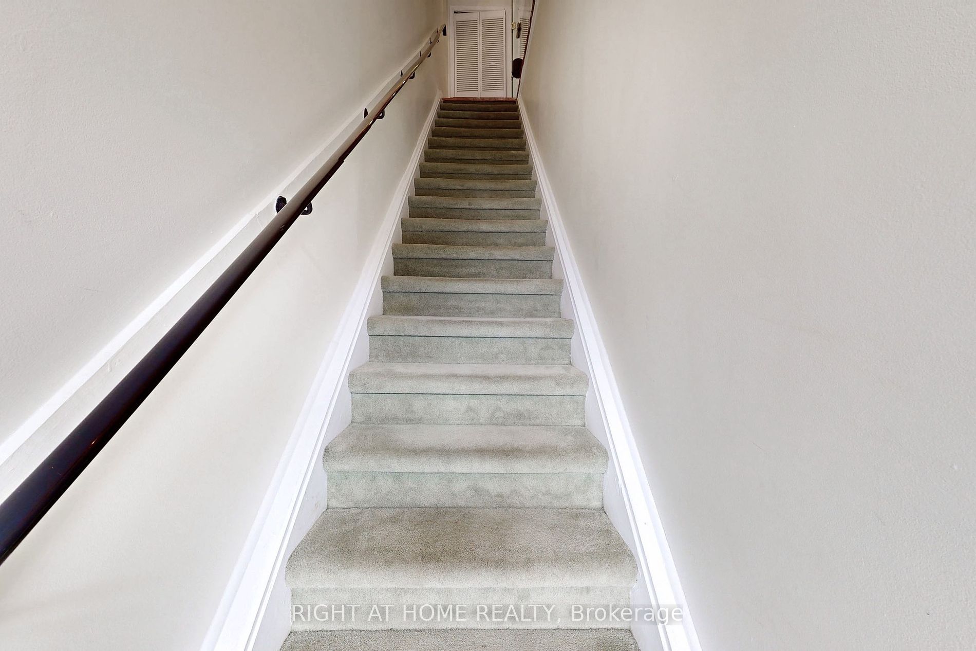 394 King St E Property Photo 18
