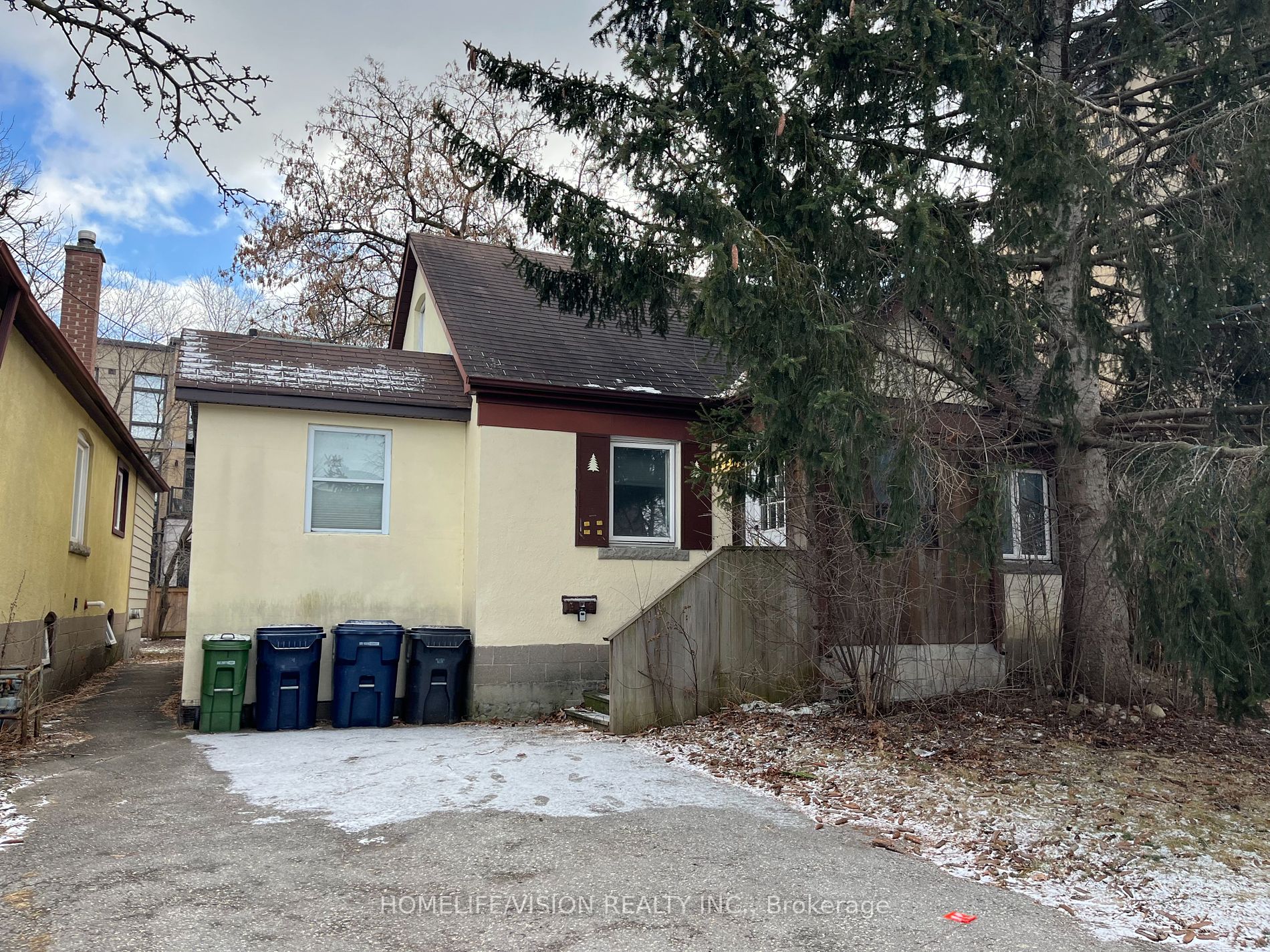 47 Hendon Ave Property Photo