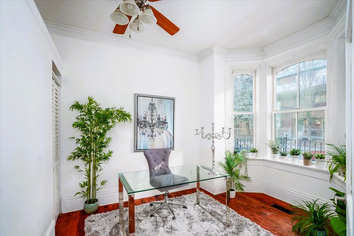 102 Bleecker St Property Photo 4