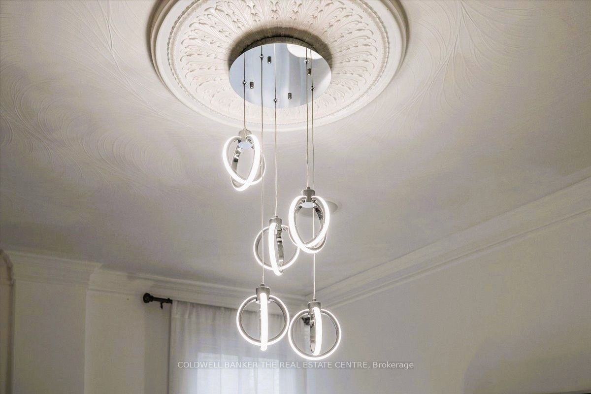 102 Bleecker St Property Photo 8