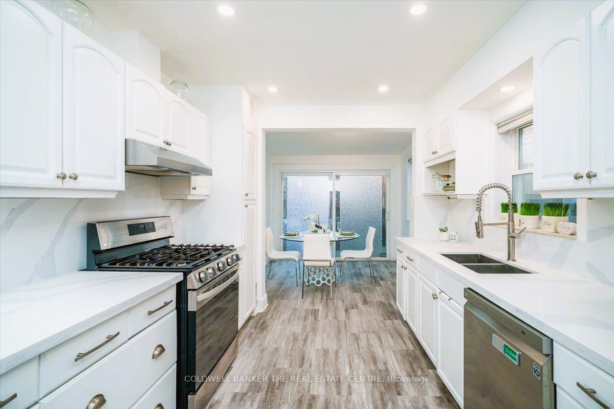 102 Bleecker St Property Photo 9