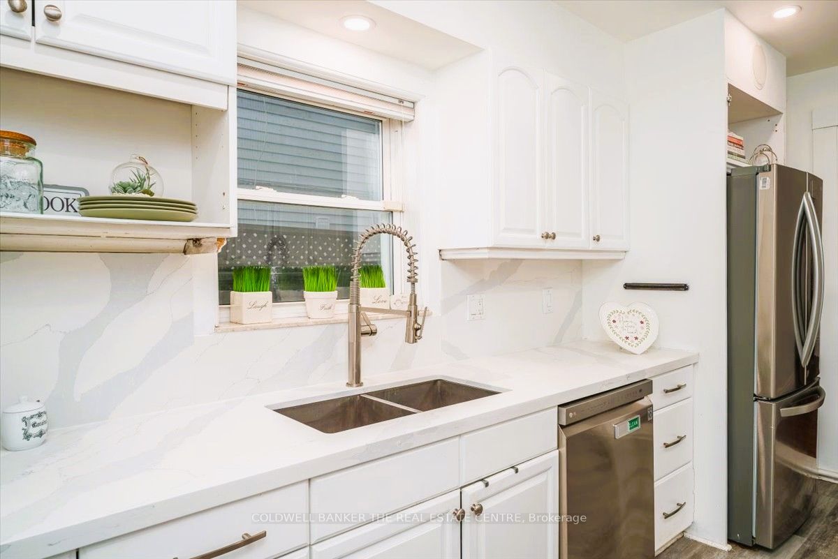 102 Bleecker St Property Photo 10