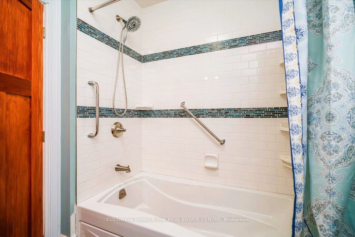 102 Bleecker St Property Photo 27