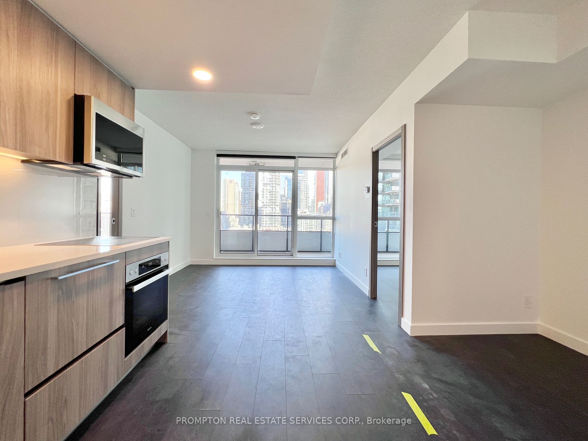 38 Widmer St 02 Property Photo 1