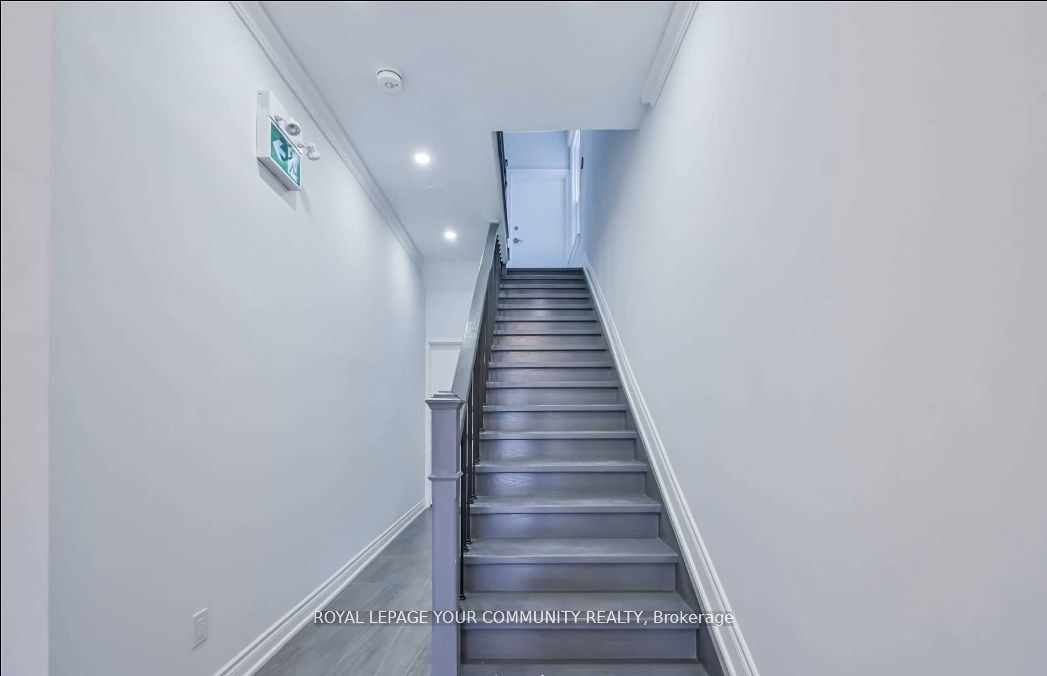 414 Dundas St E Property Photo 1