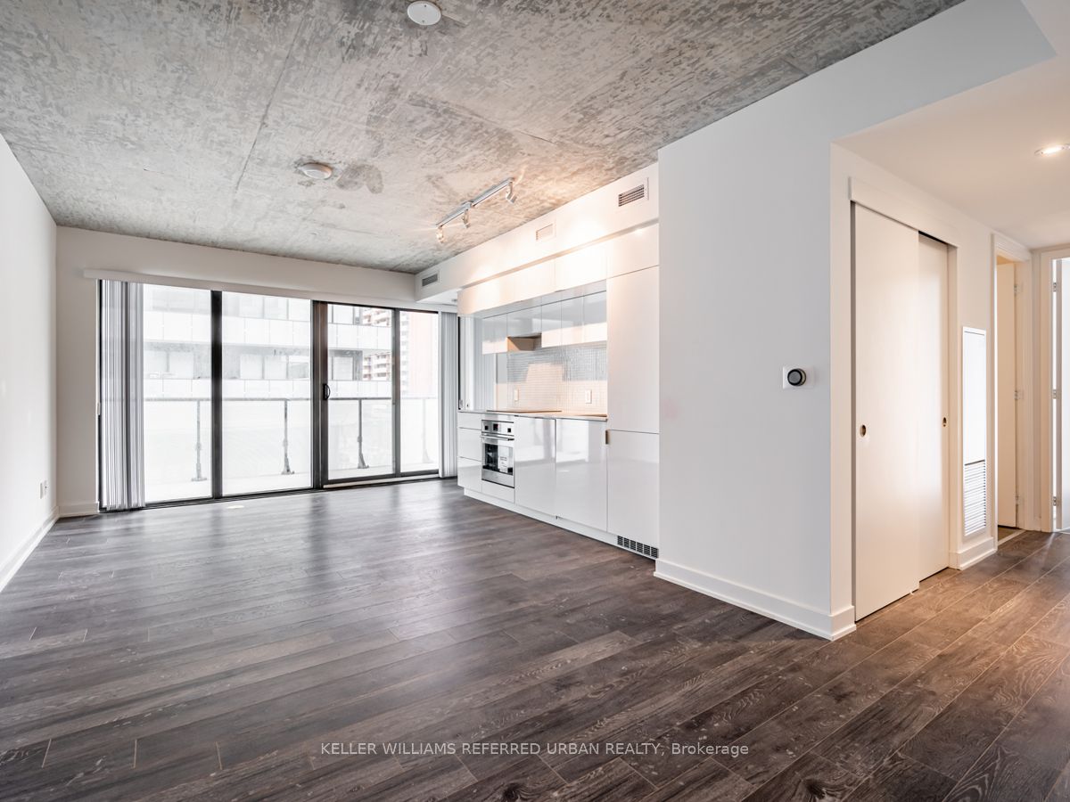 185 Roehampton Ave 3 Property Photo 1