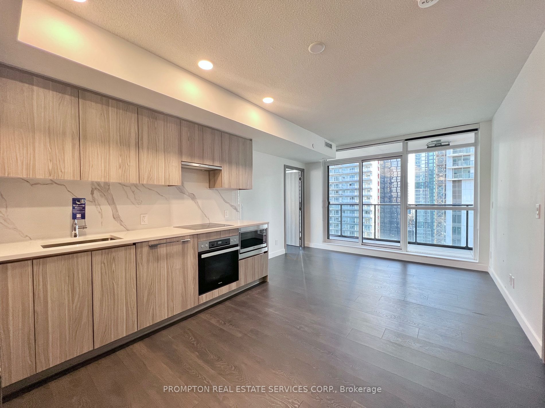 38 Widmer St 05 Property Photo 1