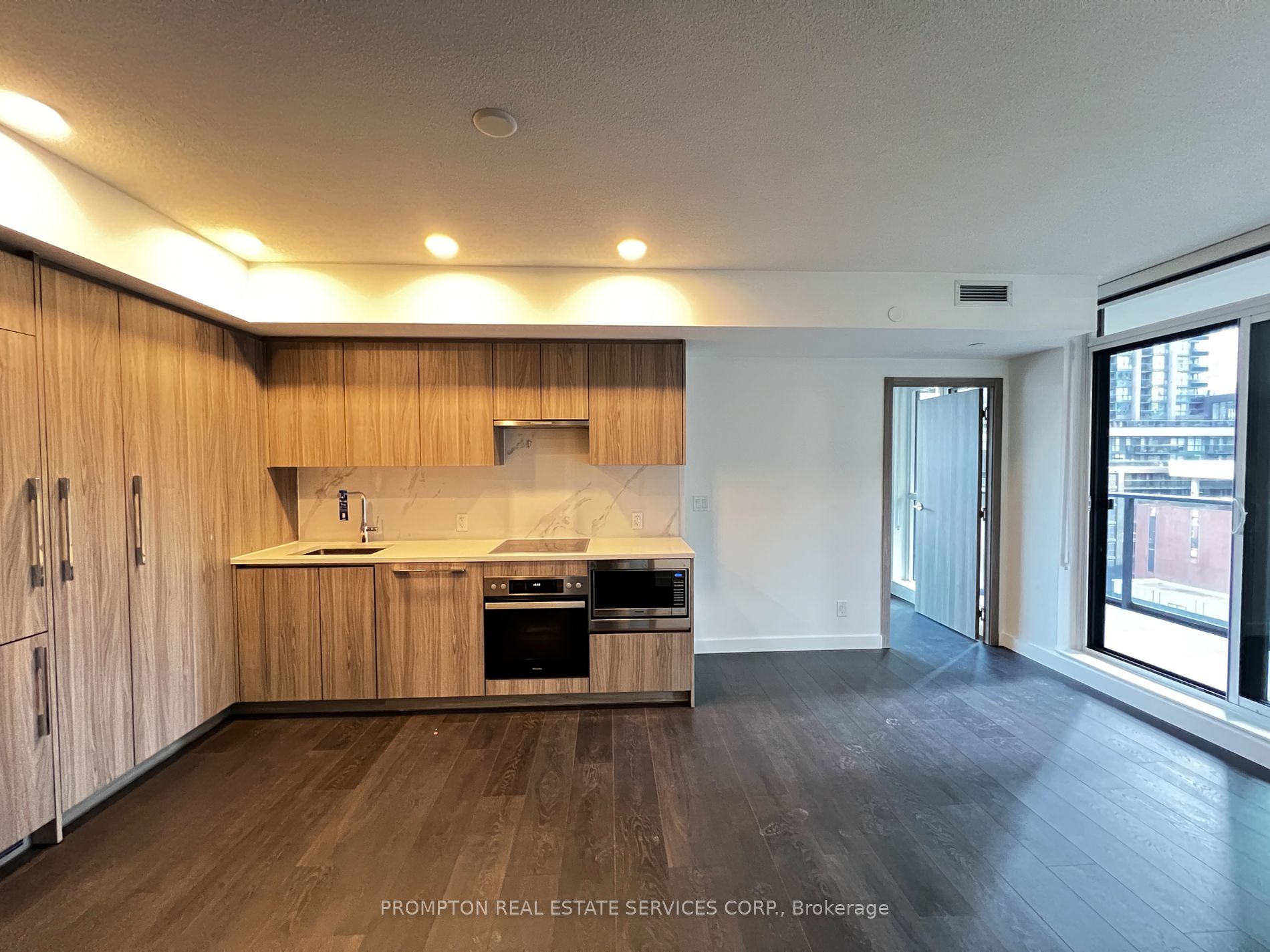 38 Widmer St 5 Property Photo 1