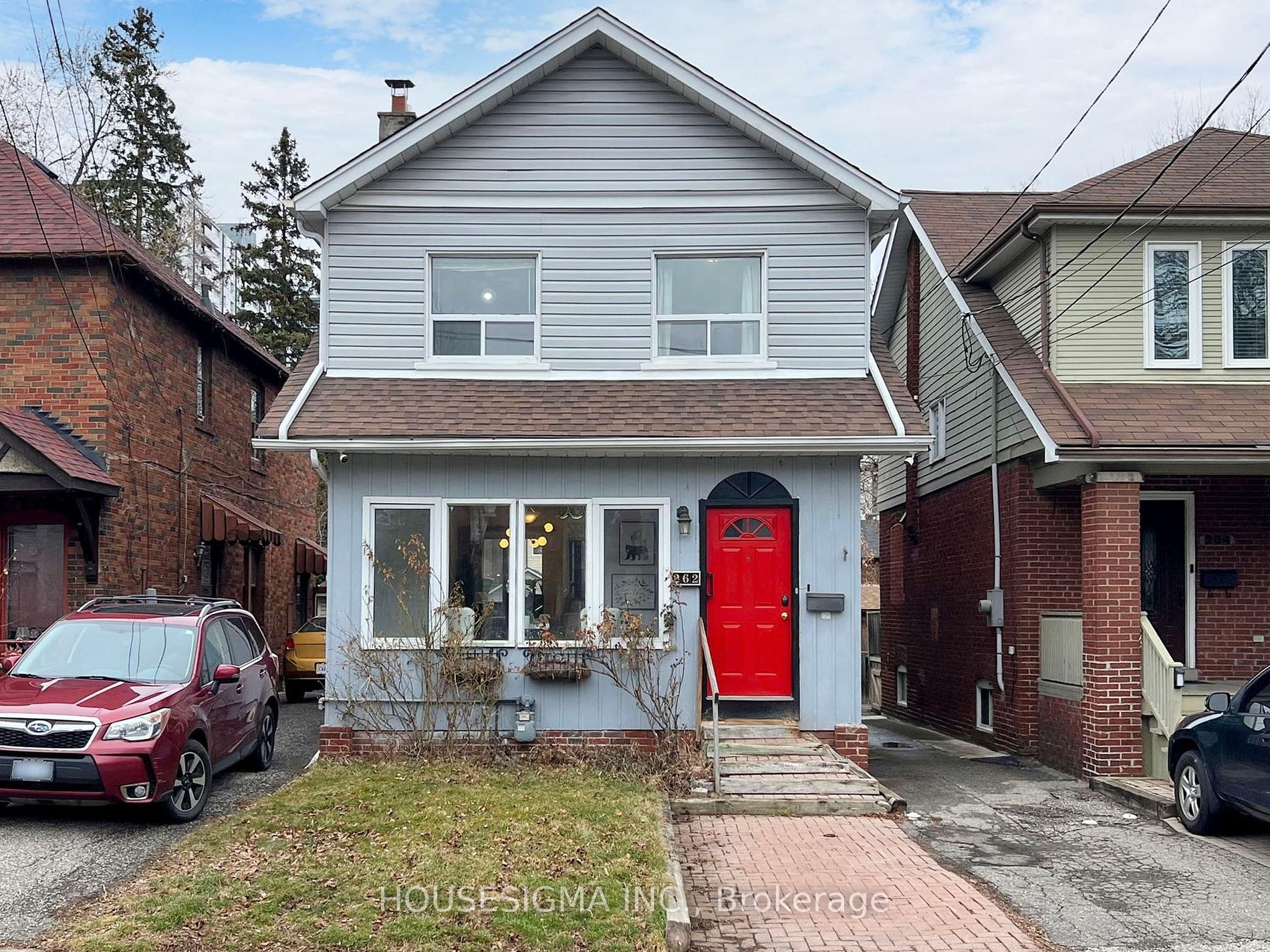 262 Hillsdale Ave E Property Image