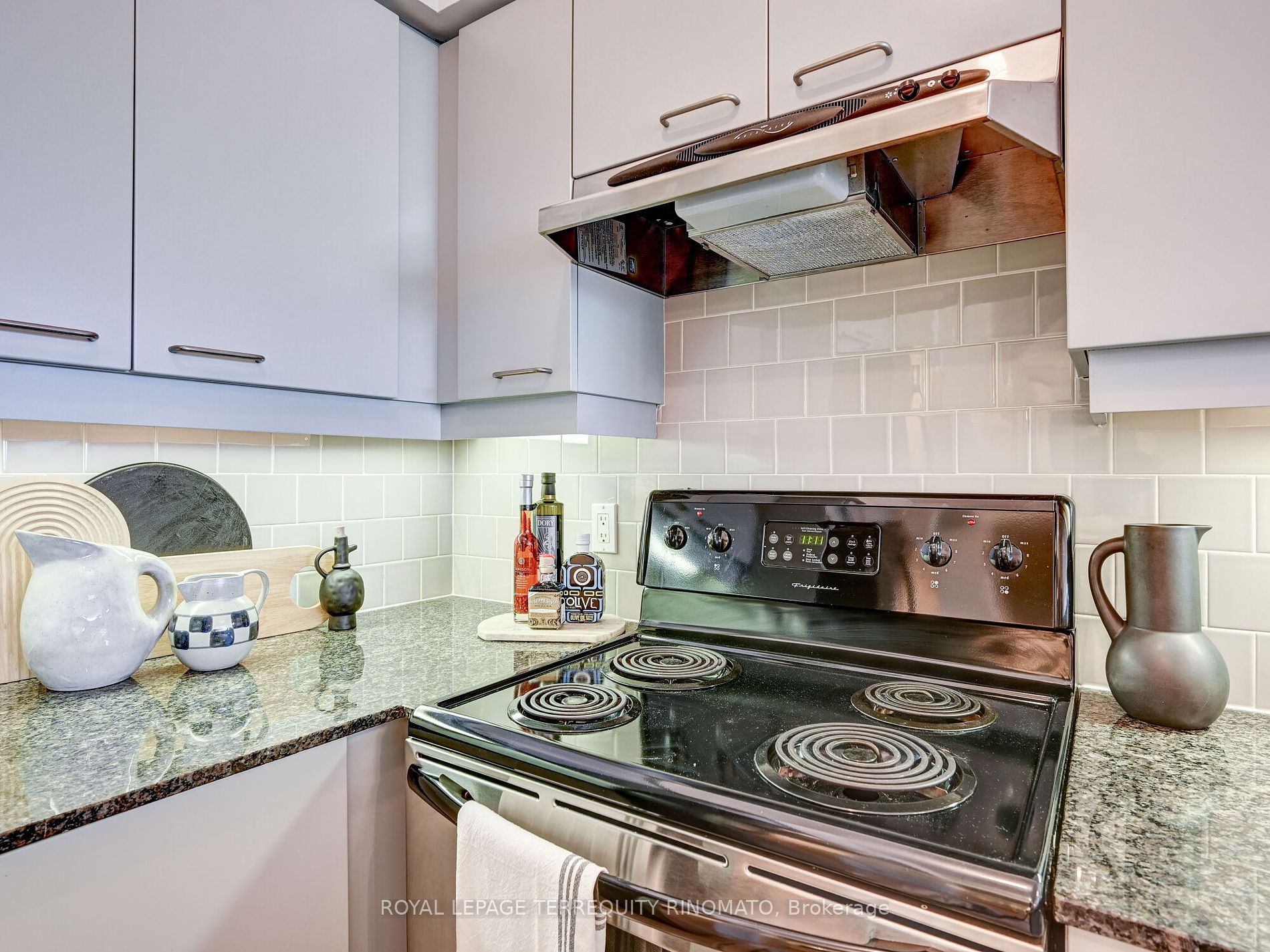 481 Rosewell Ave 21 Property Photo 15