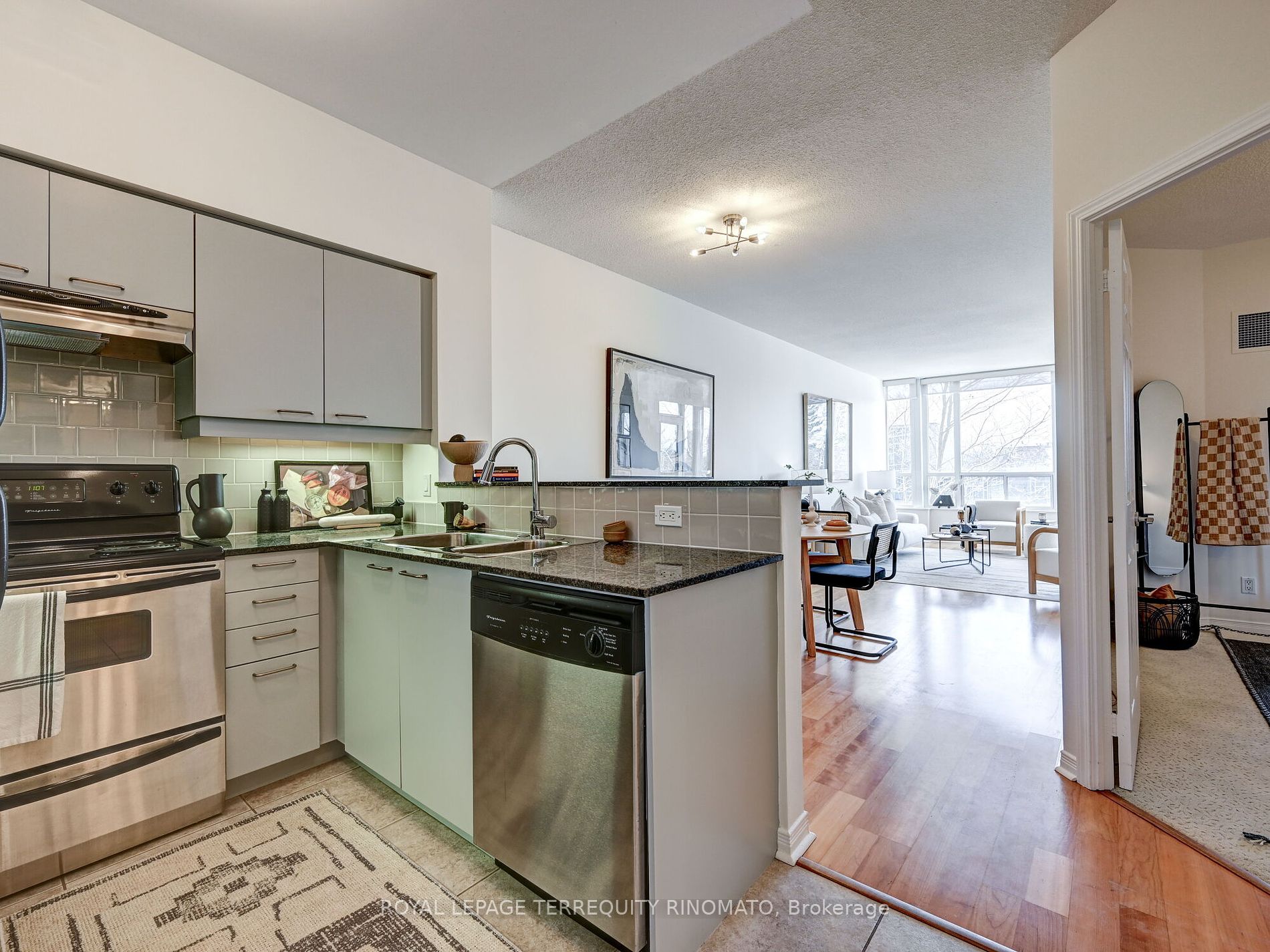 481 Rosewell Ave 21 Property Photo 17