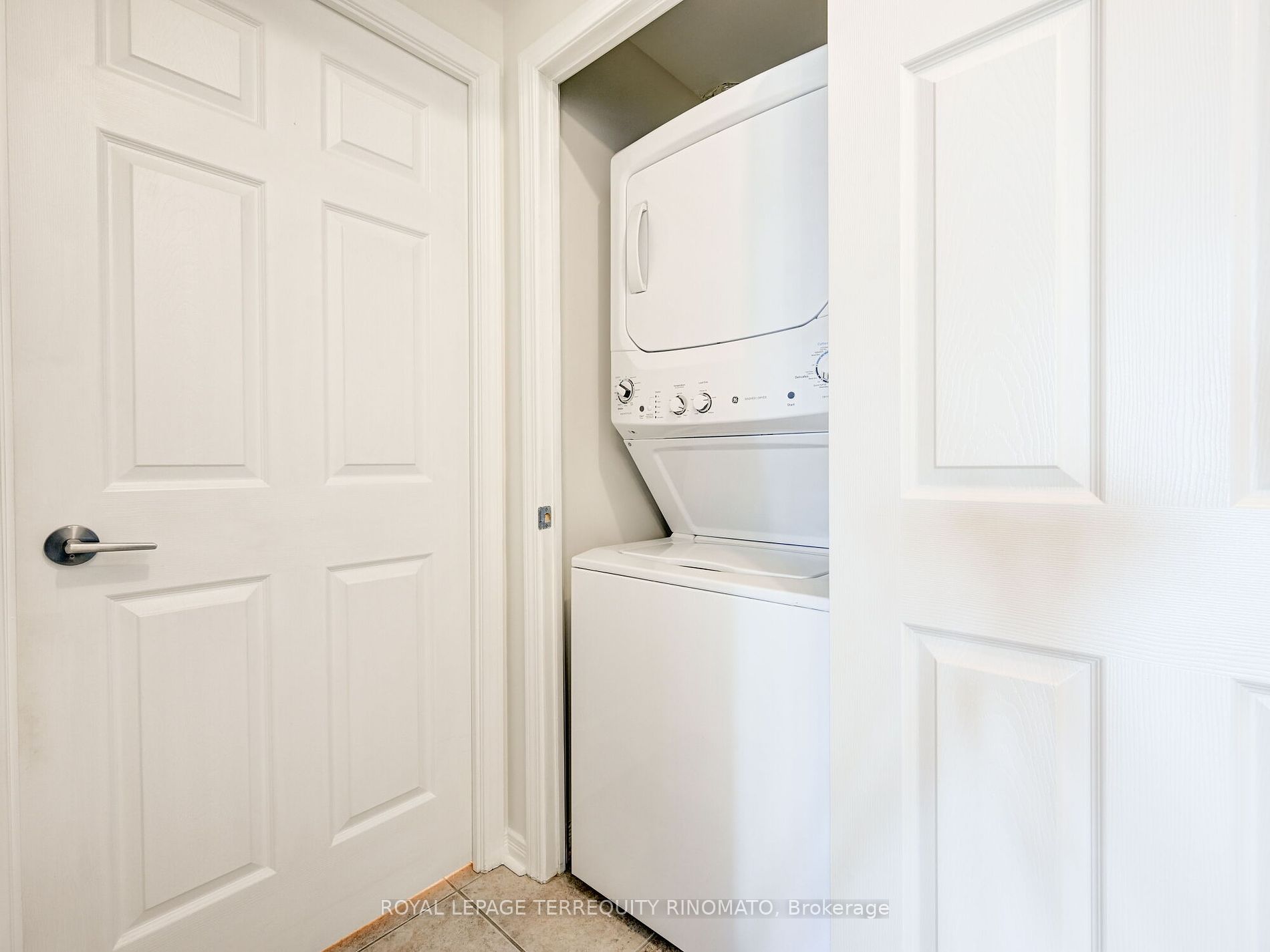 481 Rosewell Ave 21 Property Photo 25