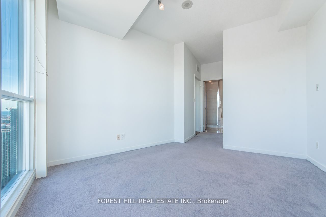 65 Bremner Blvd 07 Property Photo 6