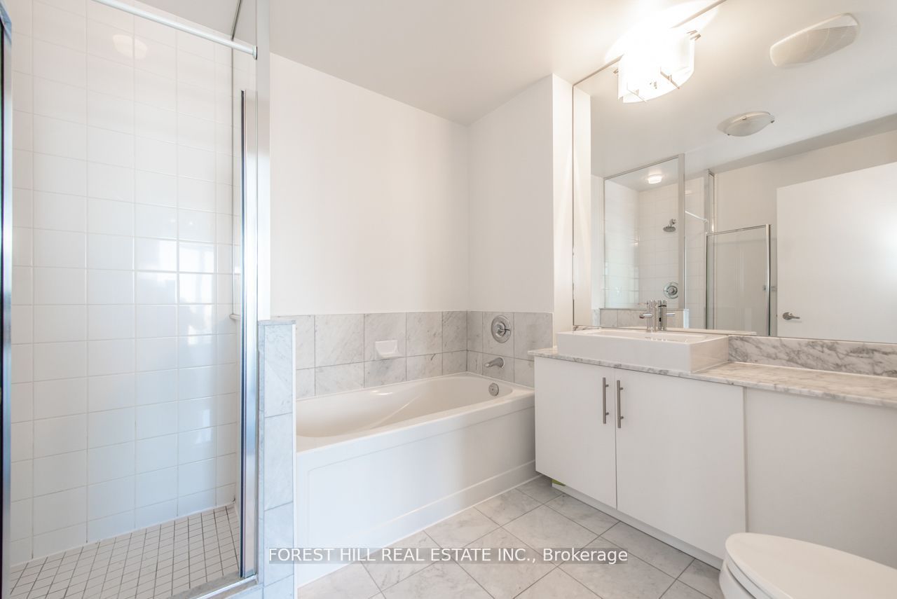 65 Bremner Blvd 07 Property Photo 7