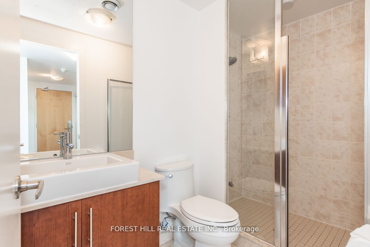 65 Bremner Blvd 07 Property Photo 17