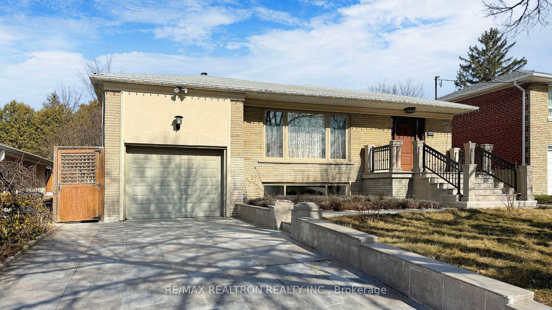 266 Park Home Ave Property Photo