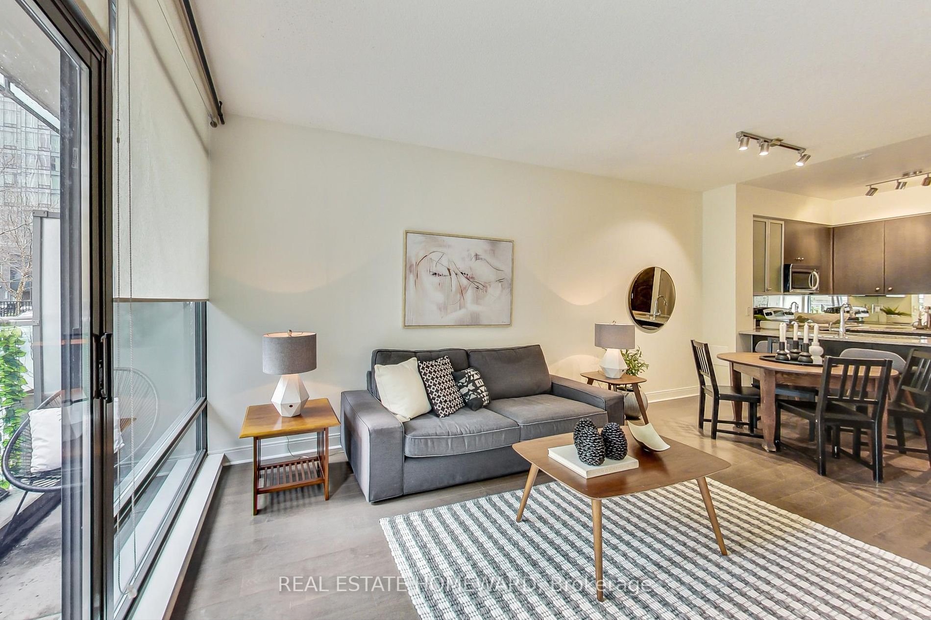 21 Scollard St 3 Property Photo 1