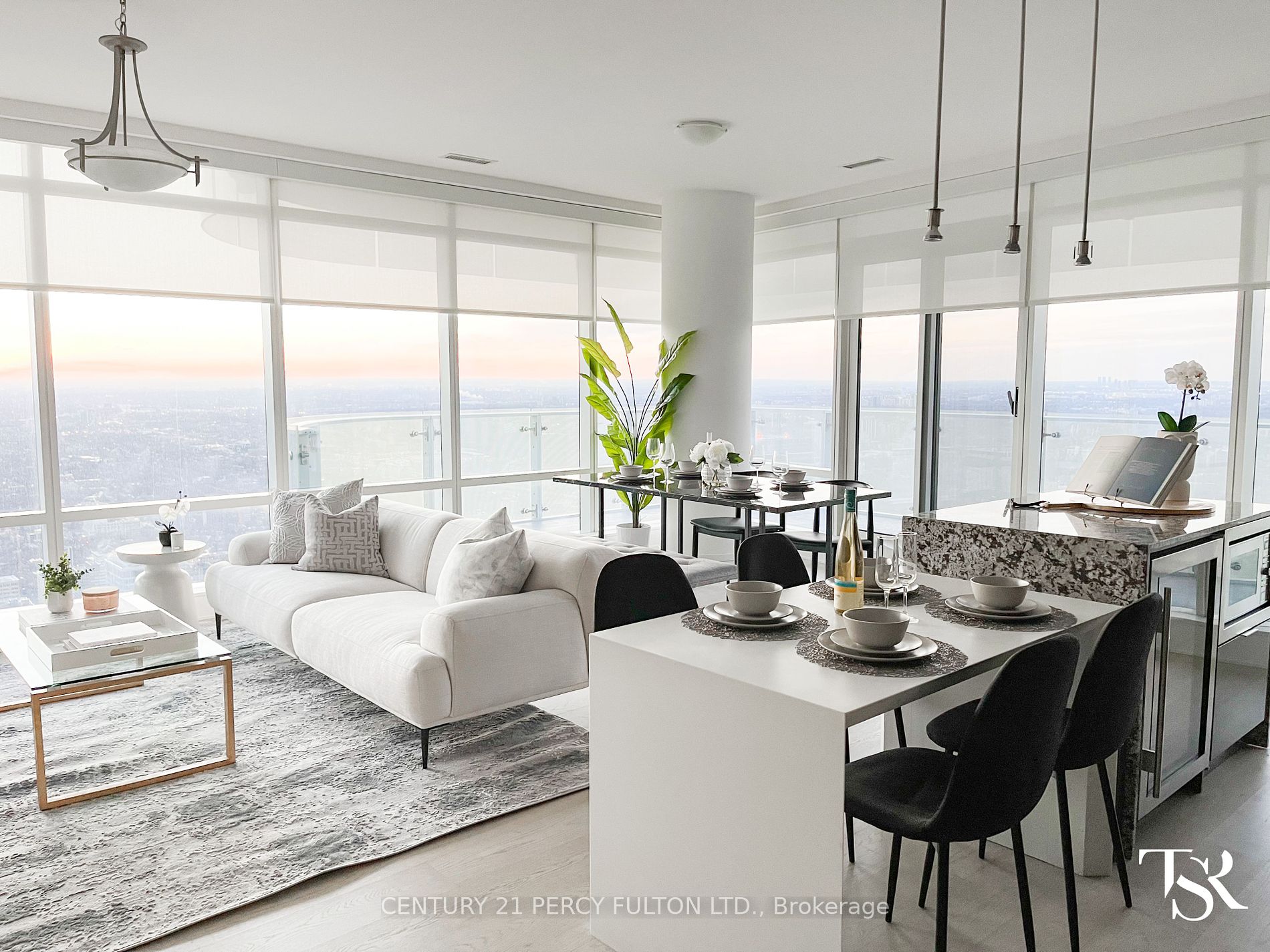 1 Bloor St E 06 Property Photo 1