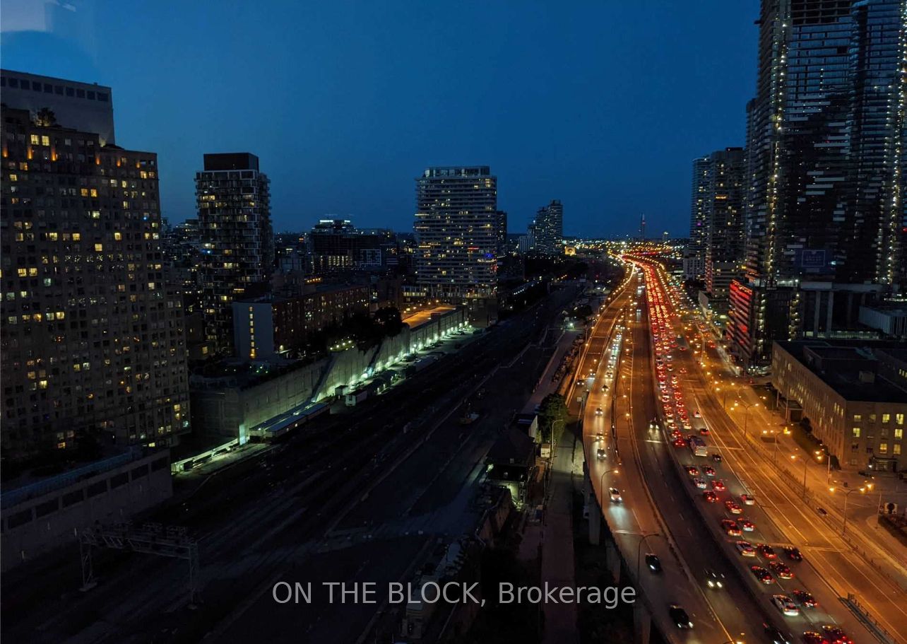 18 Yonge St Unit Property Photo 1