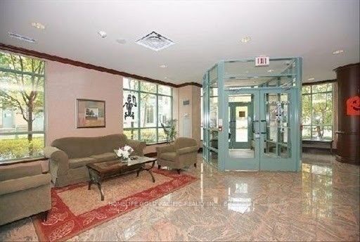 26 Olive Ave 7 Property Photo 5
