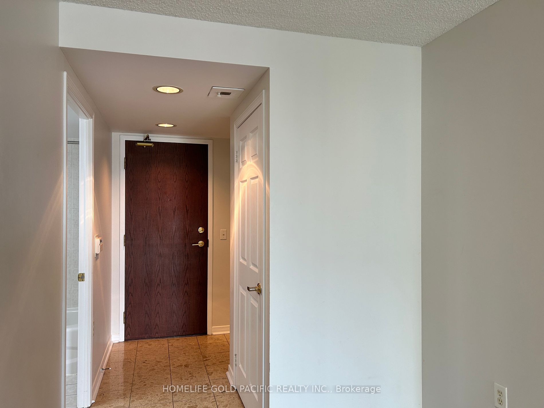26 Olive Ave 7 Property Photo 9