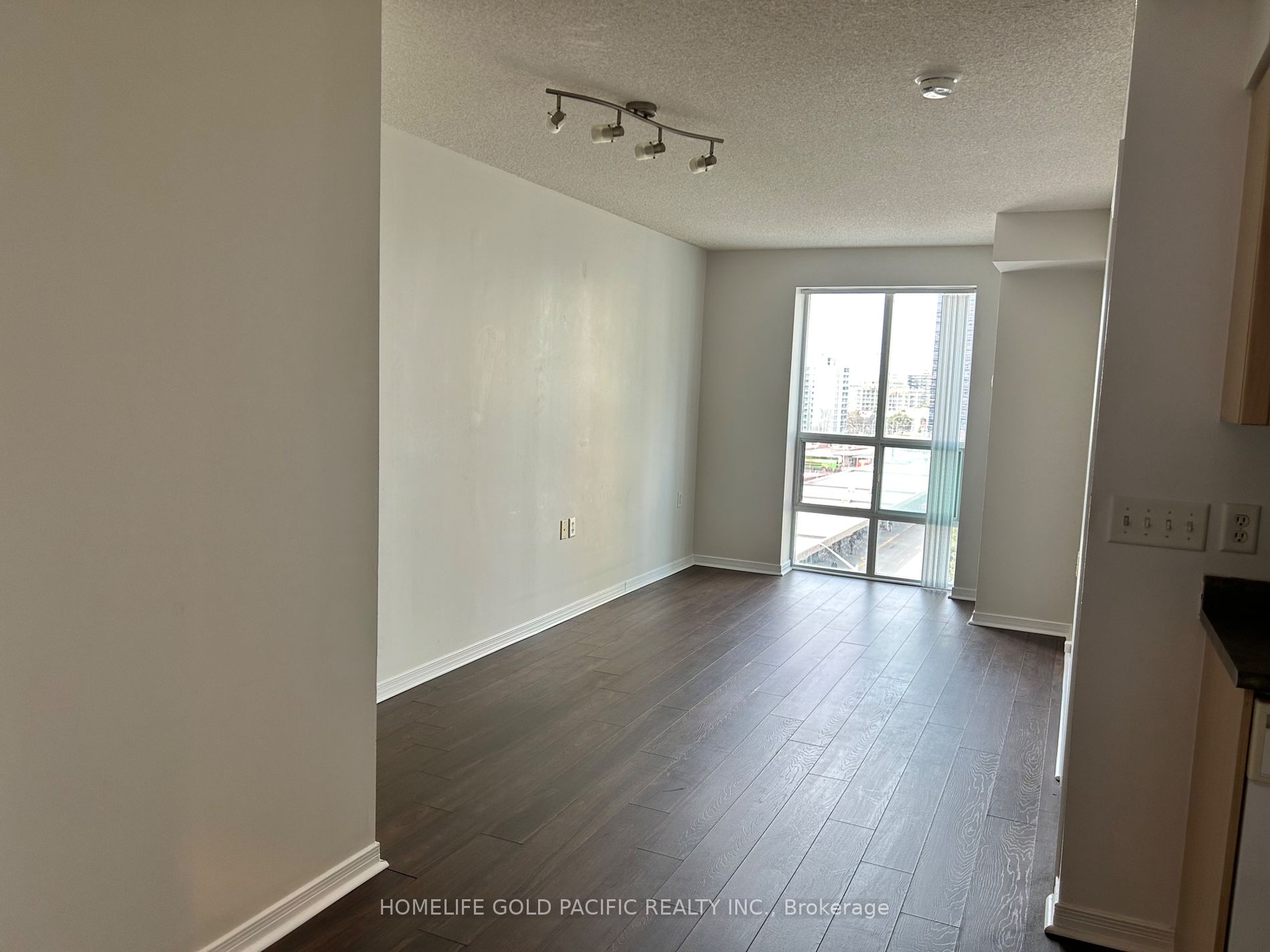 26 Olive Ave 7 Property Photo 10