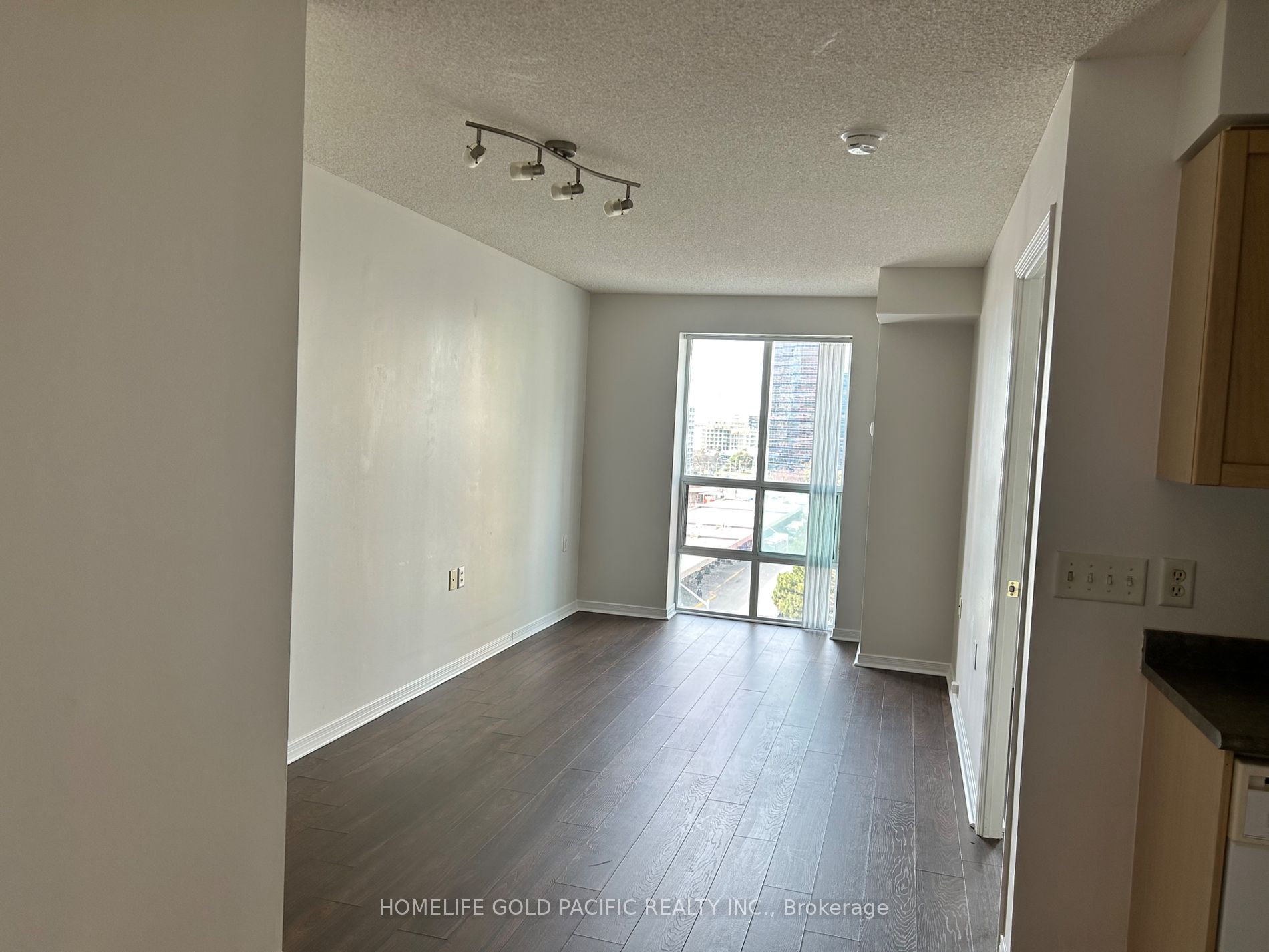 26 Olive Ave 7 Property Photo 11