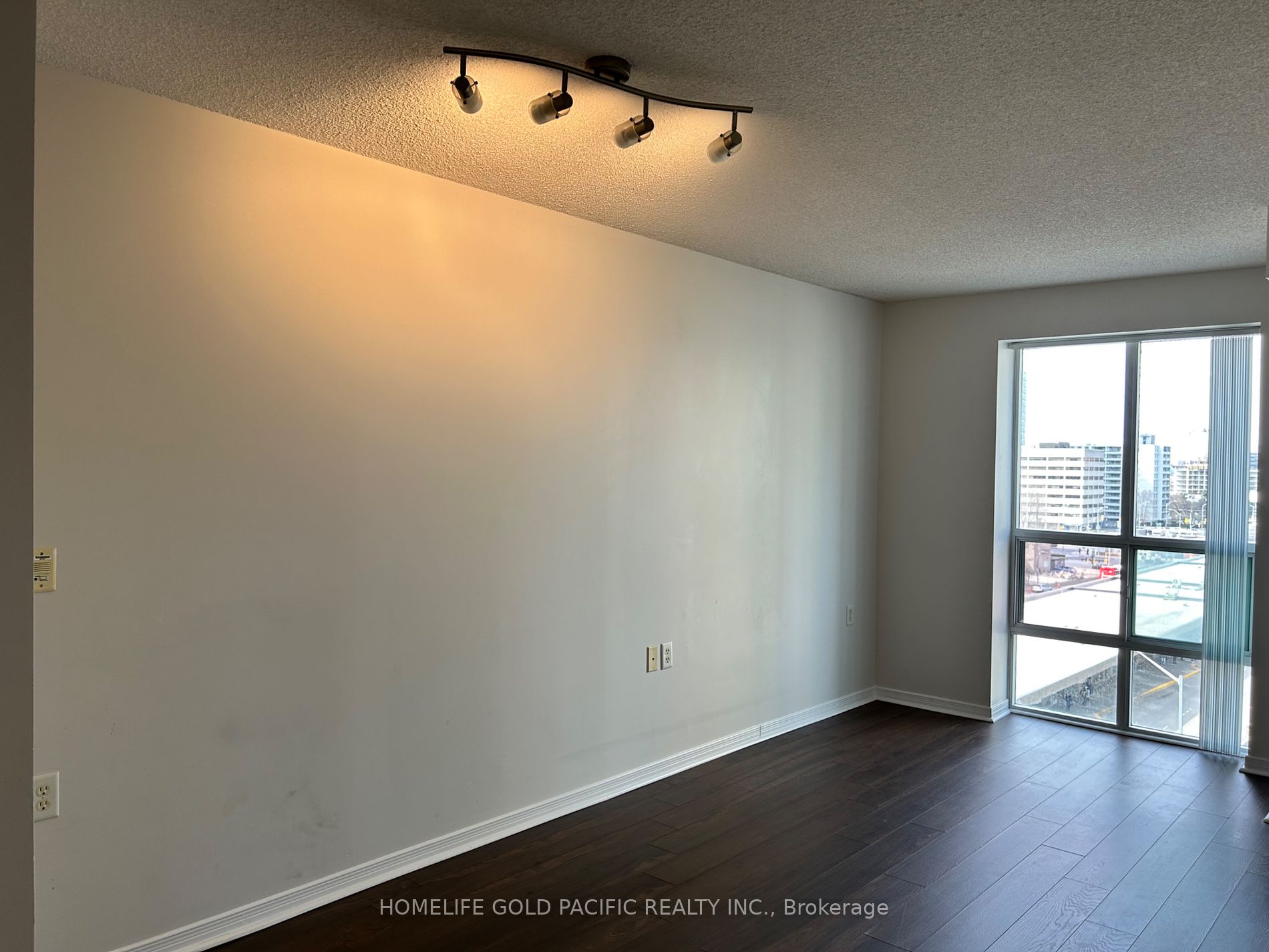 26 Olive Ave 7 Property Photo 12