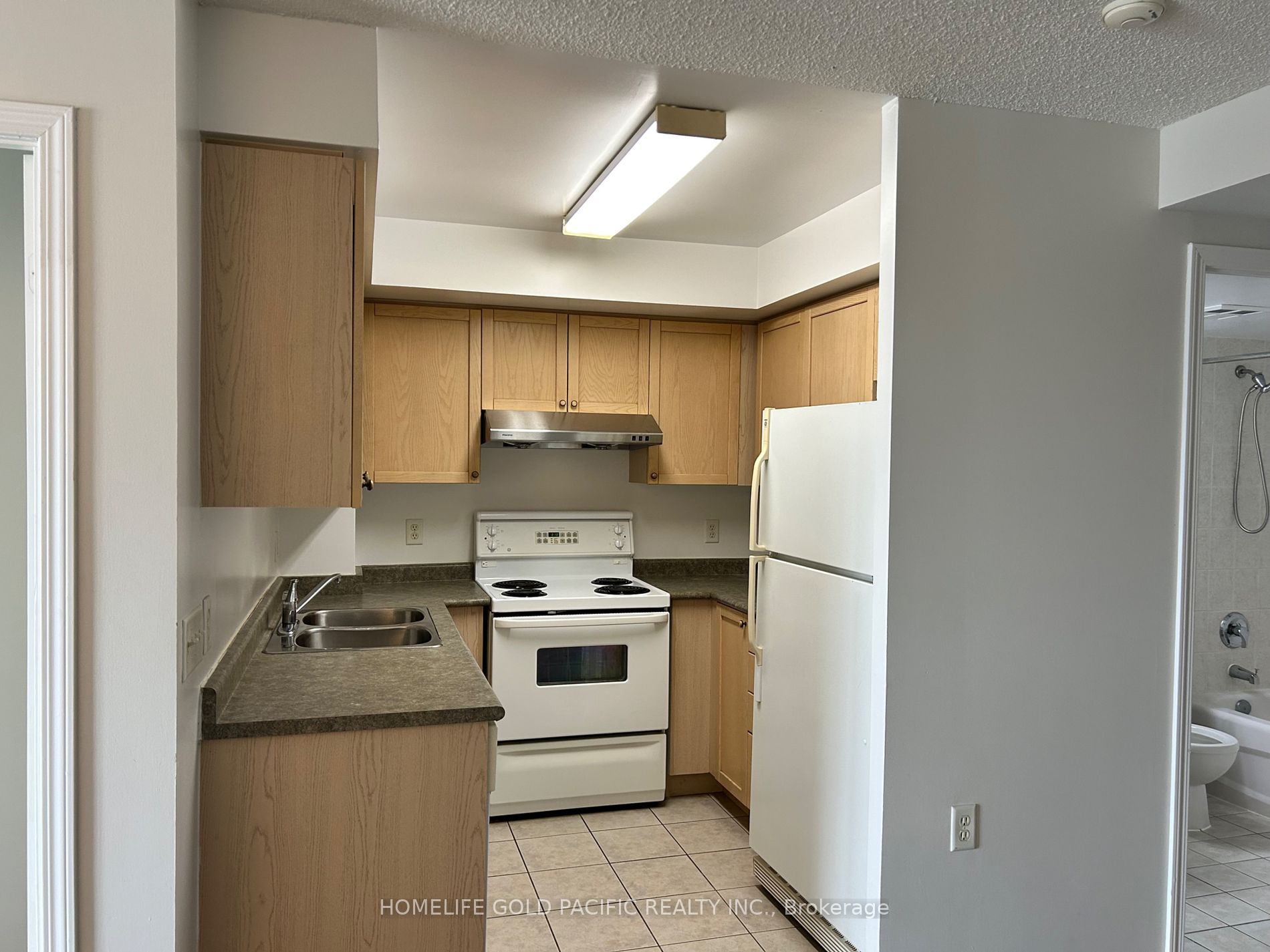 26 Olive Ave 7 Property Photo 15