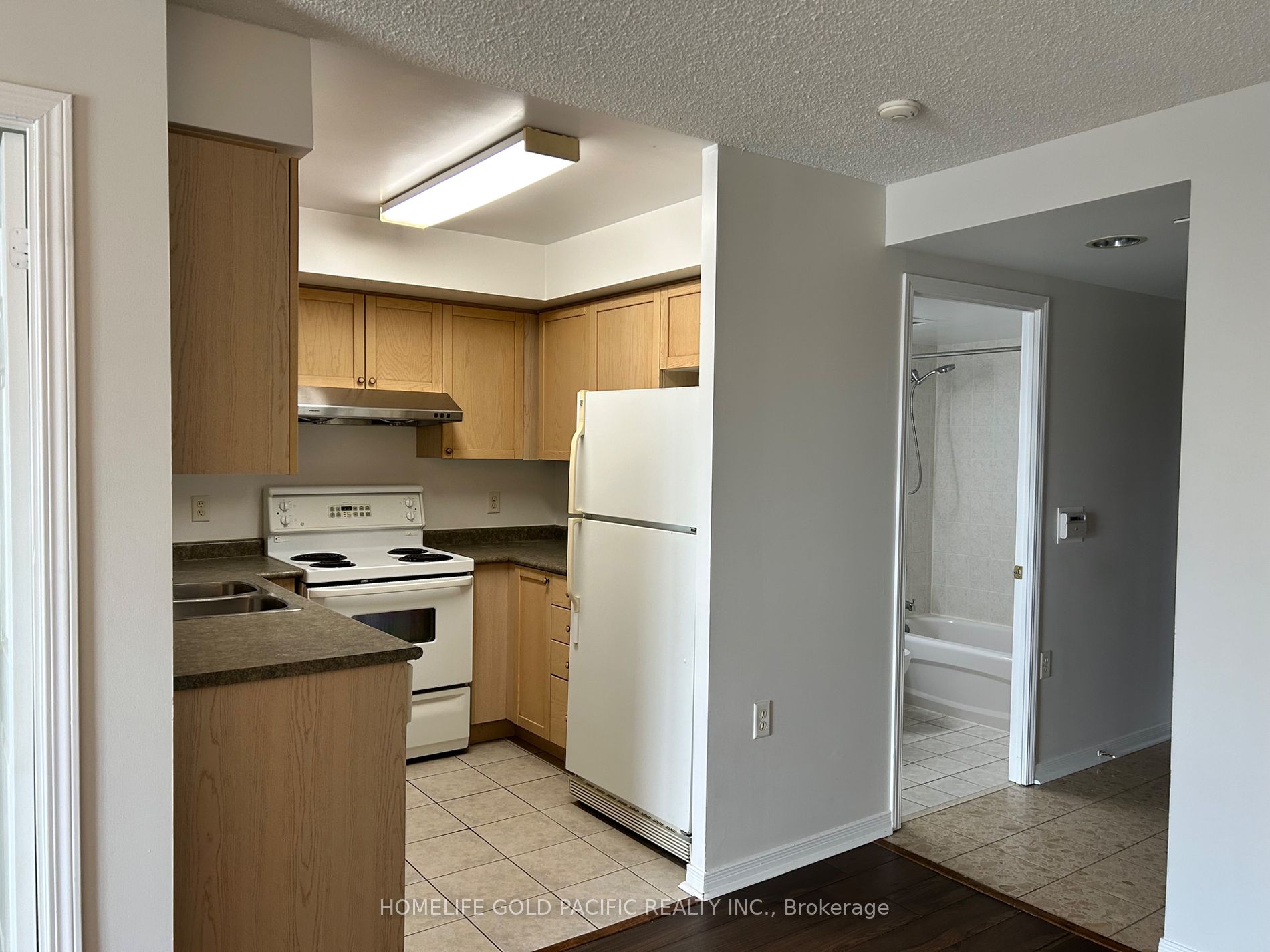 26 Olive Ave 7 Property Photo 16