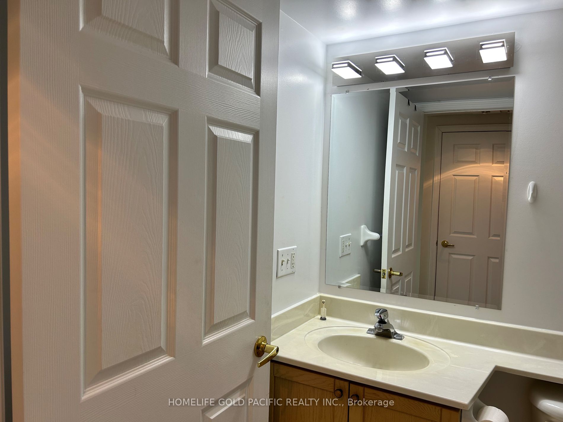 26 Olive Ave 7 Property Photo 17