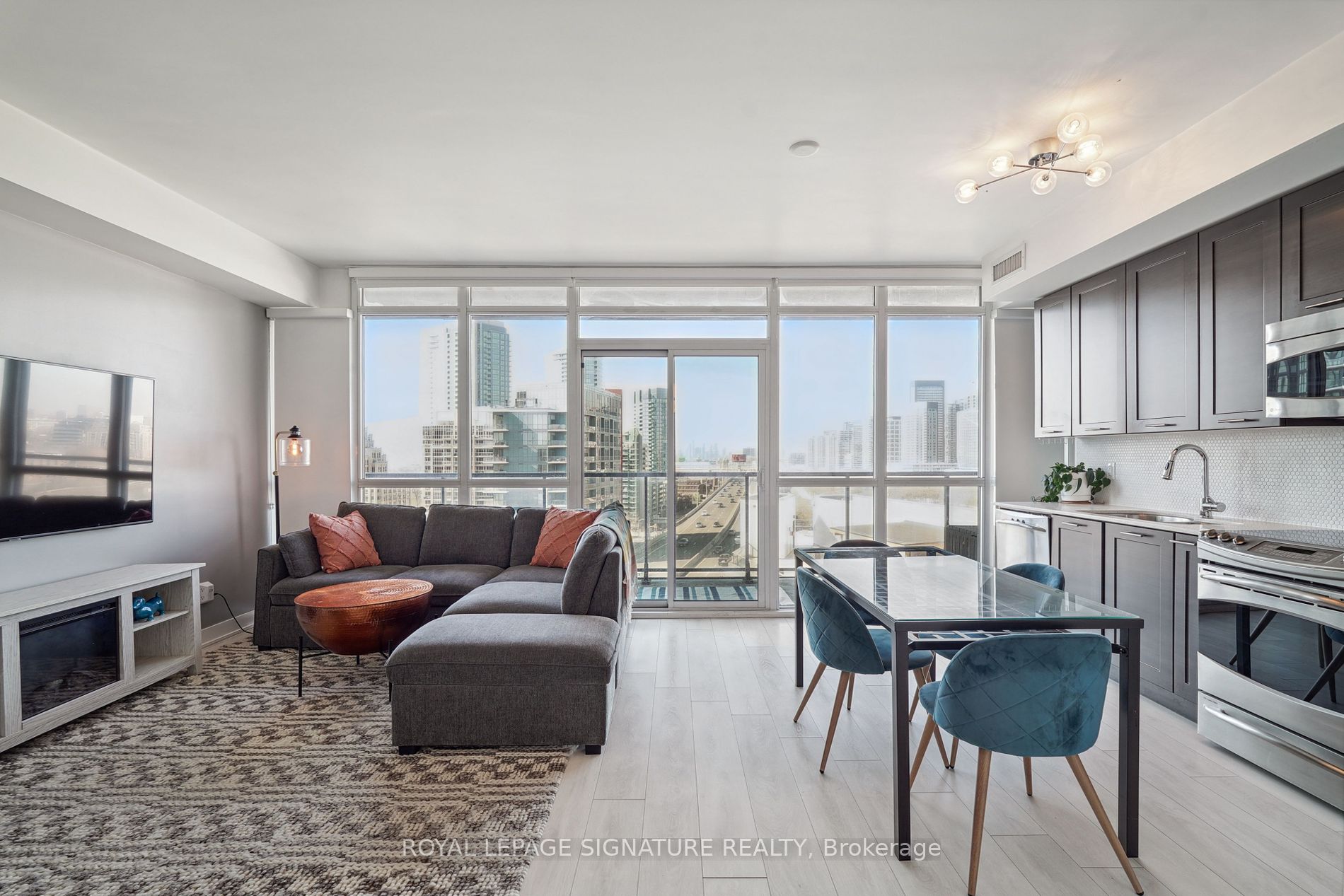 169 Fort York Blvd 10 Property Photo 1