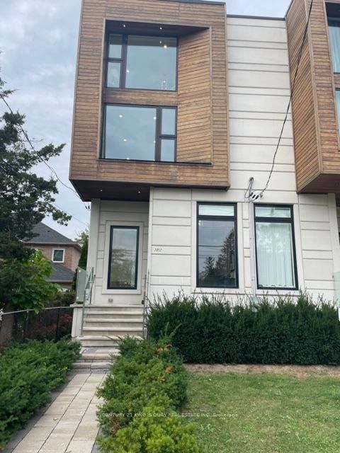 3052 Bayview Ave Property Photo 1
