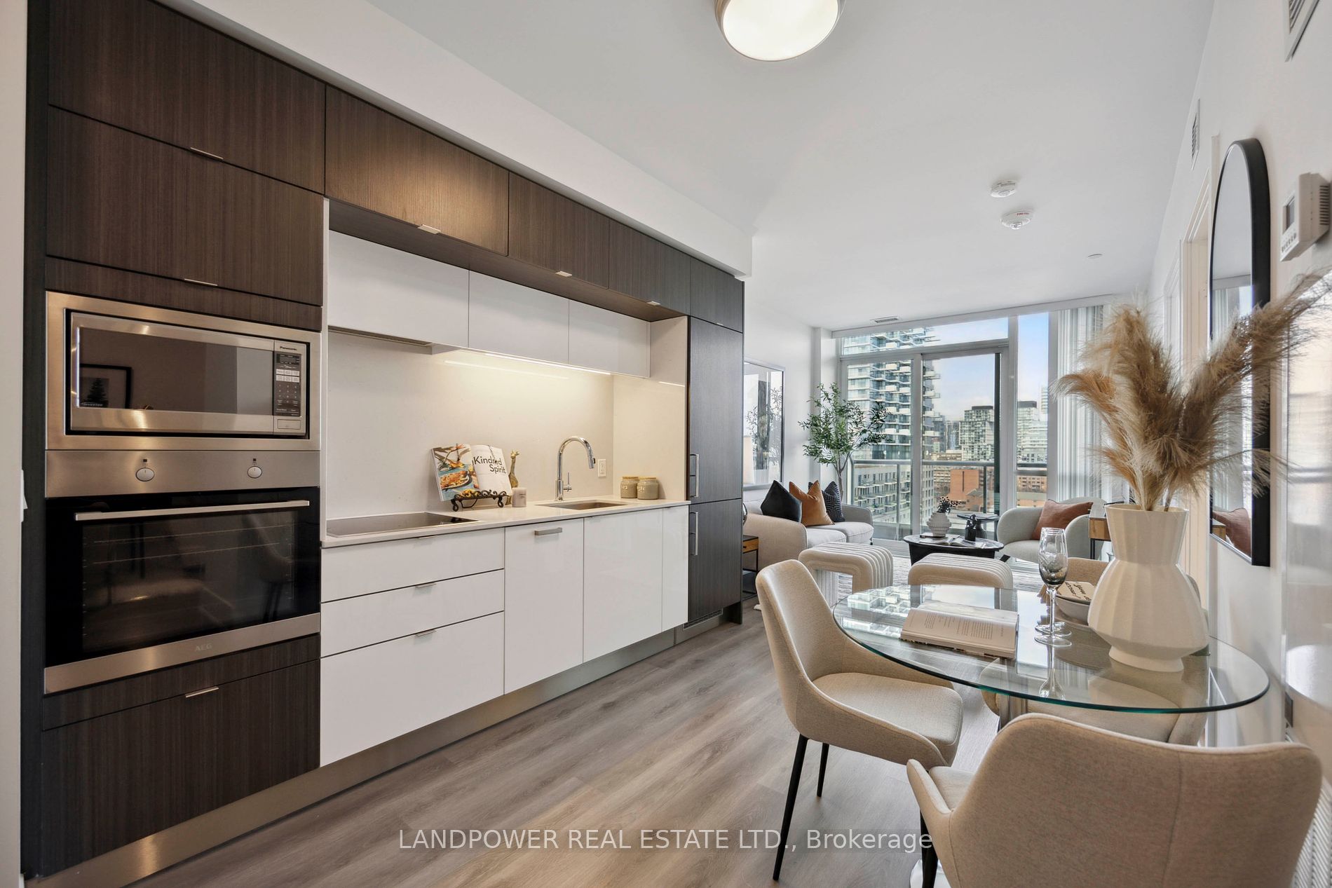 1 Edgewater Dr 30 Property Photo 1
