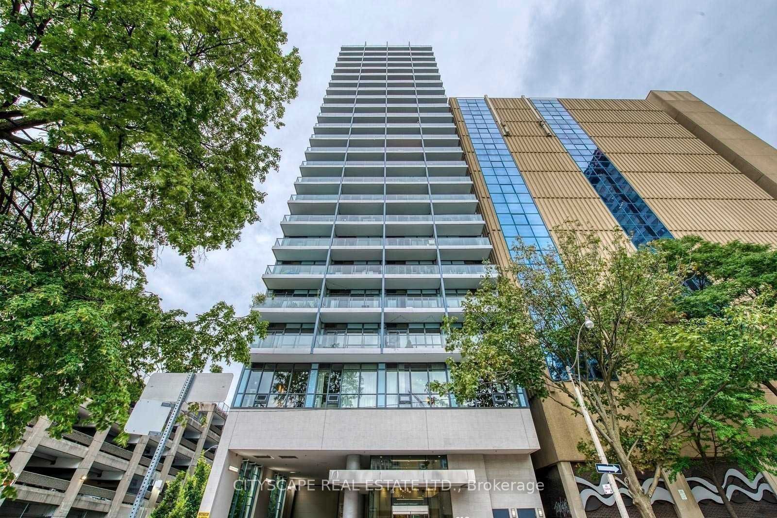 210 Simcoe St 01 Property Photo 1