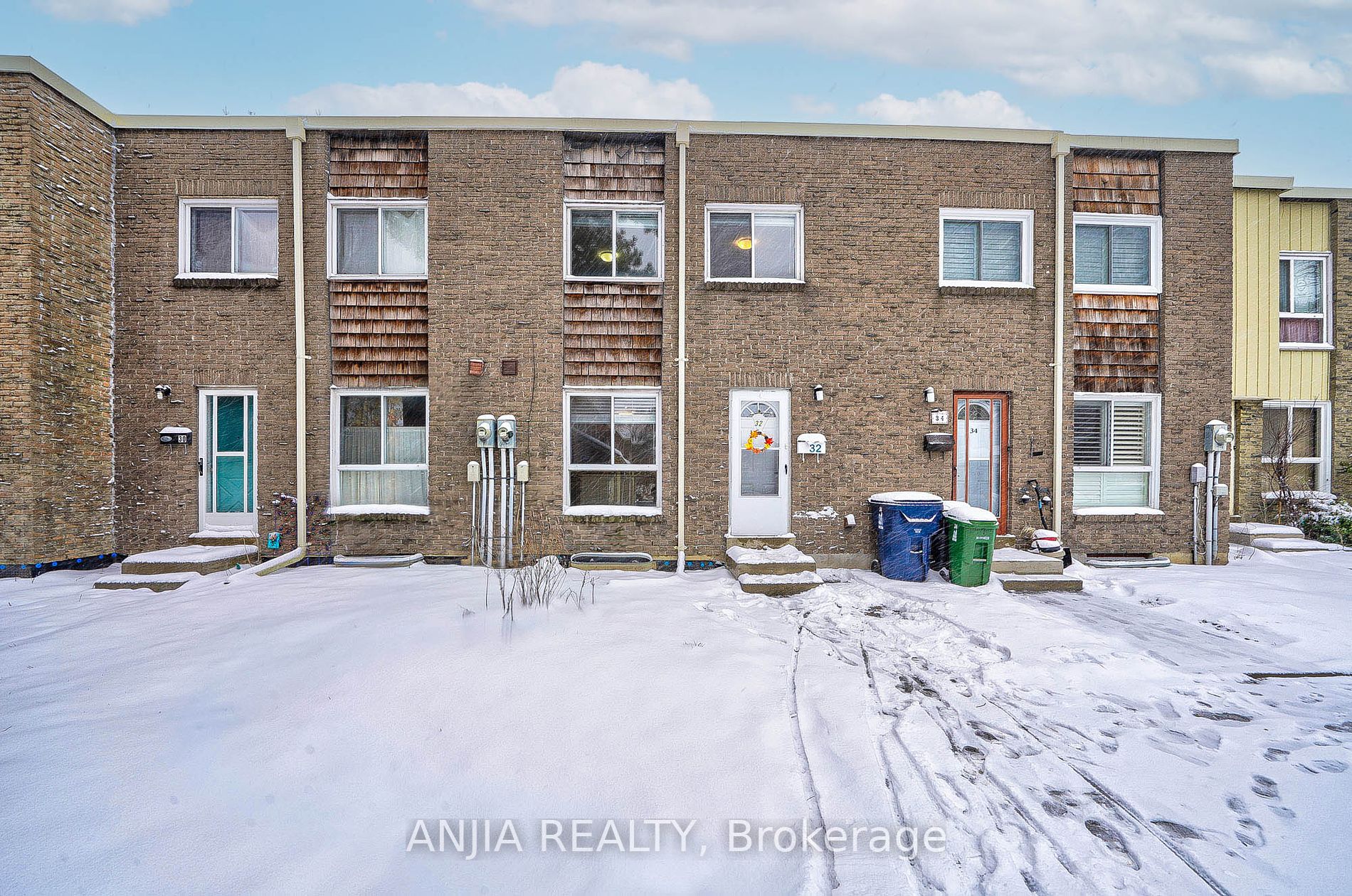 32 Thorny Vineway 15 Property Photo 1