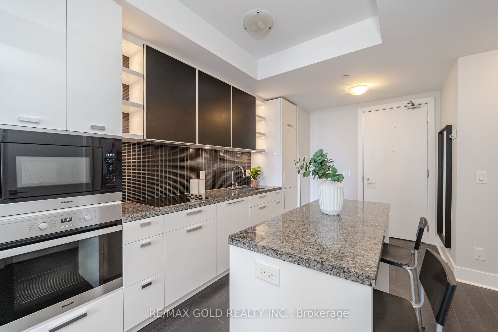 32 Davenport Rd 10 Property Photo 4