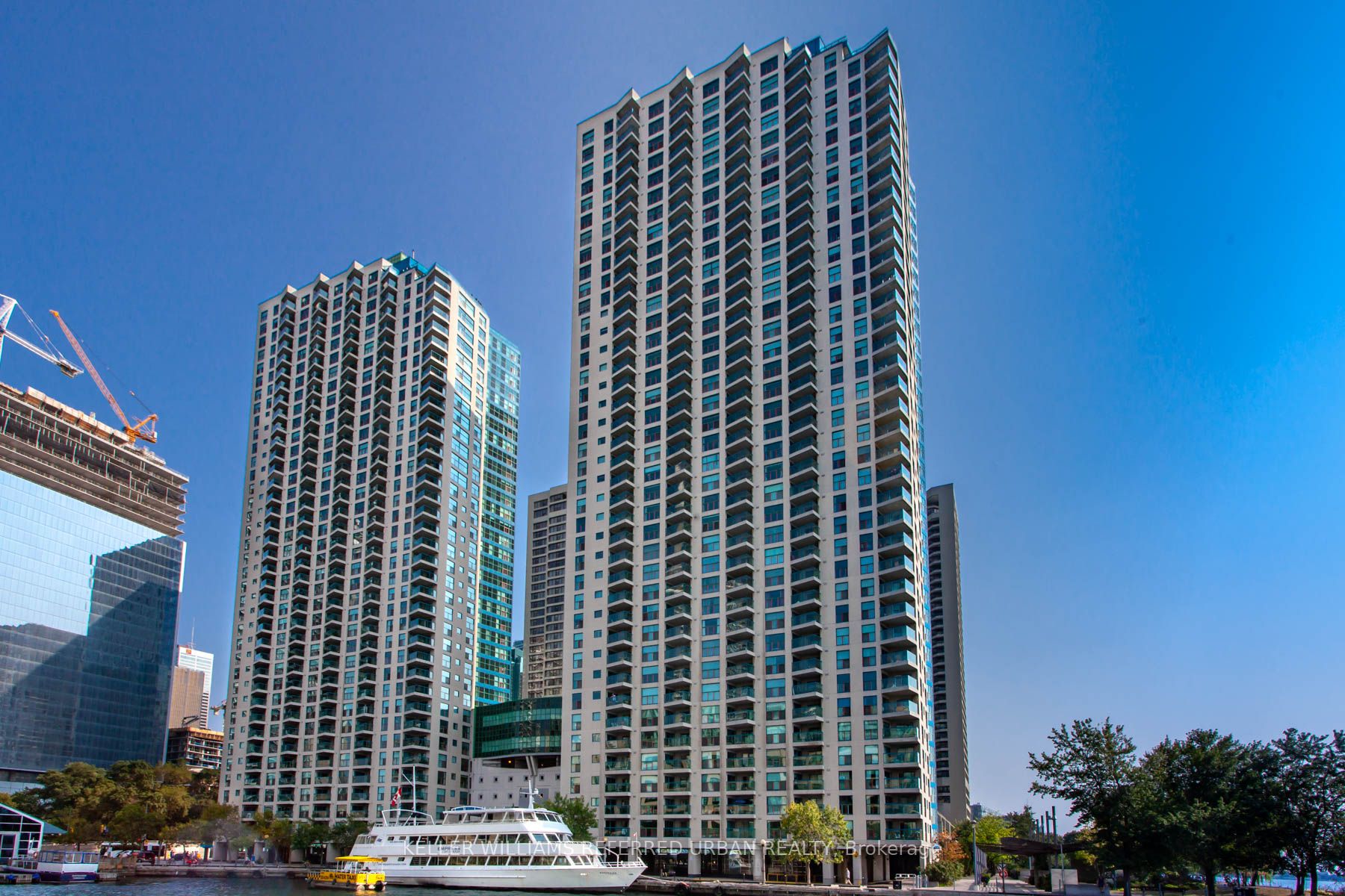 77 Harbour Sq 11 Property Photo 1