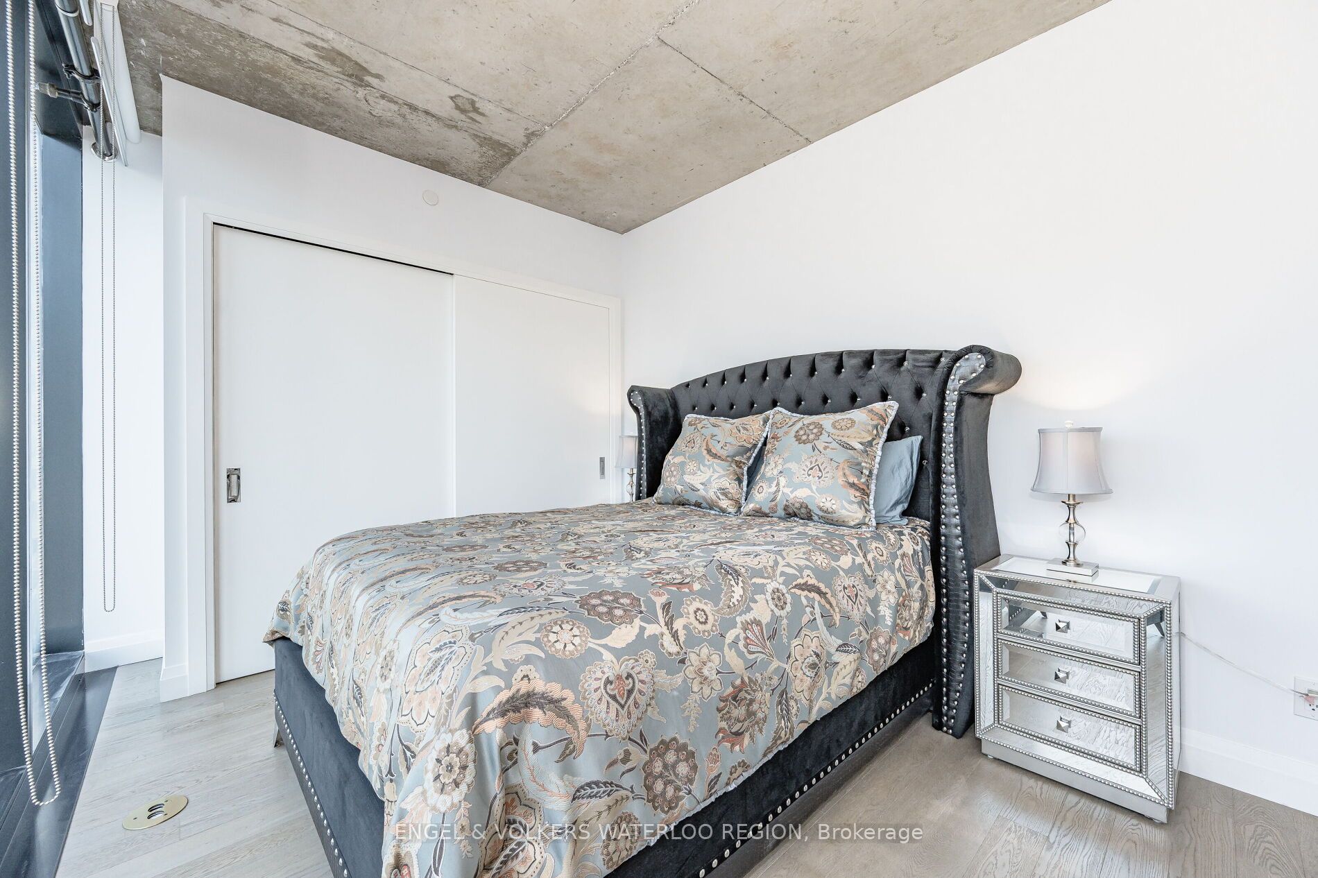 224 King St W 6 Property Photo 15