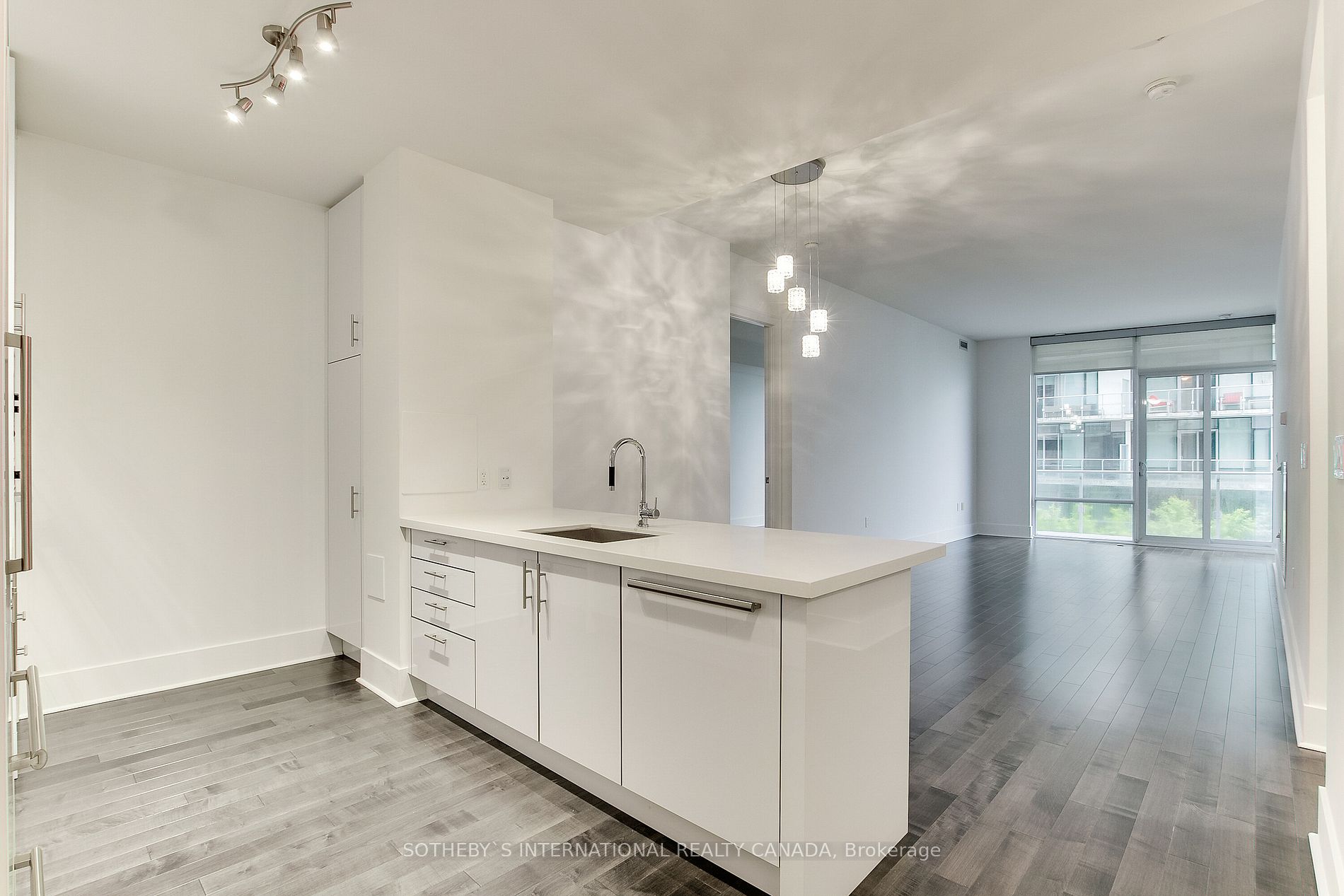 29 Queens Quay E 16 Property Photo 1