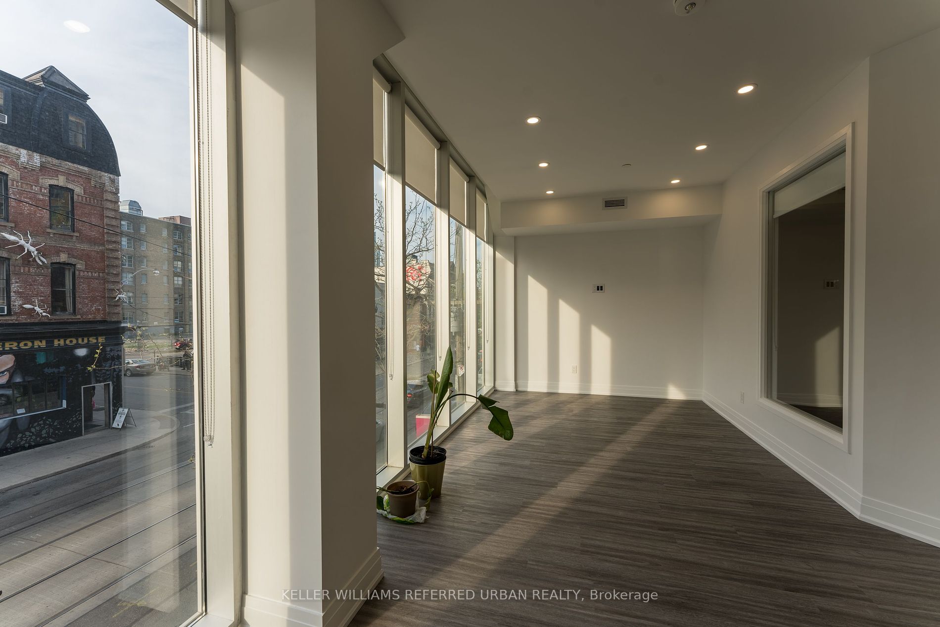 475 Queen St W 03 Property Photo 1