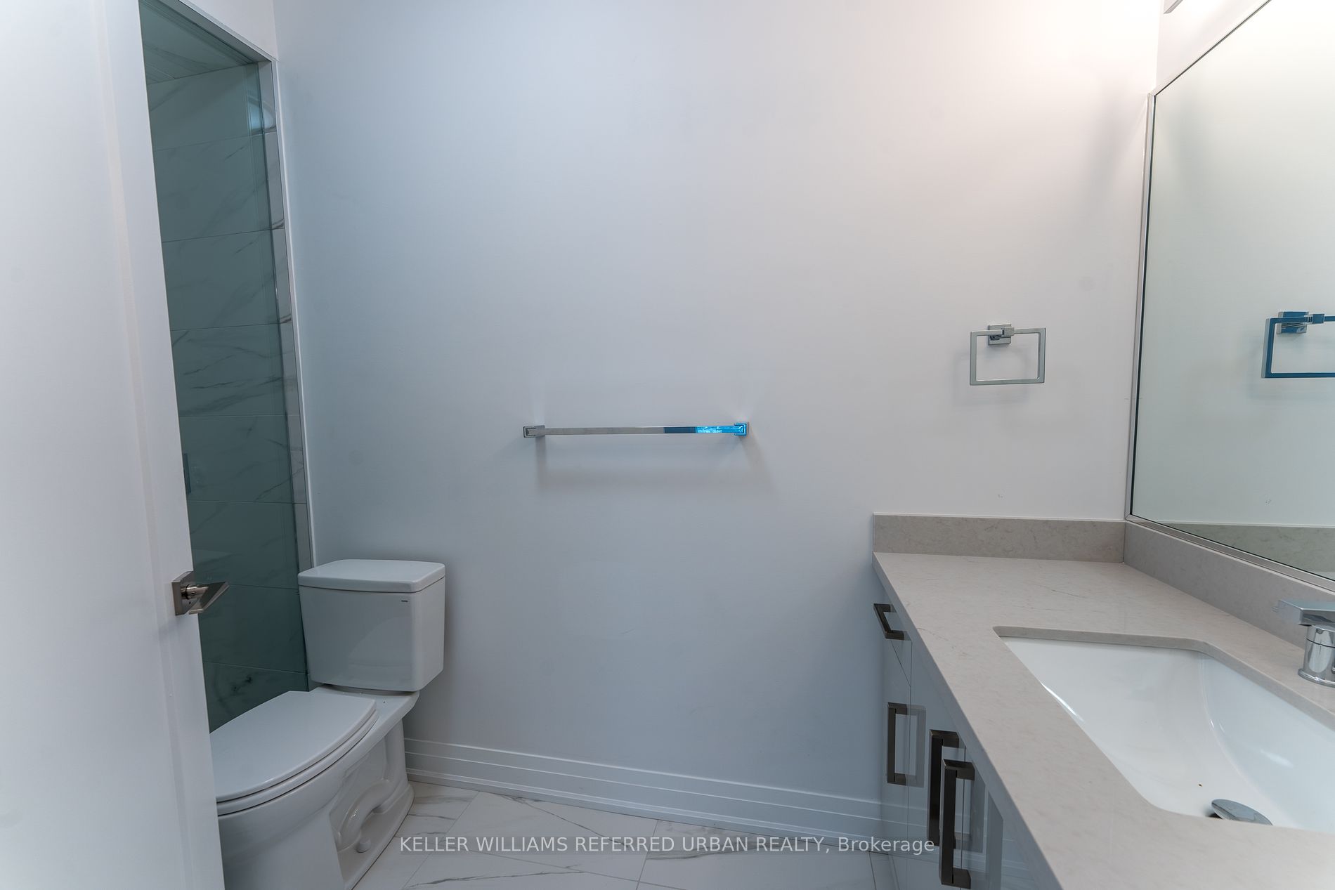 475 Queen St W 03 Property Photo 13