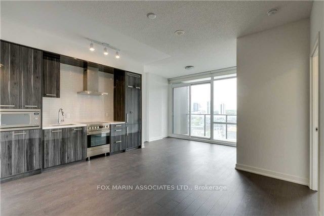 120 Bayview Ave Property Photo 1