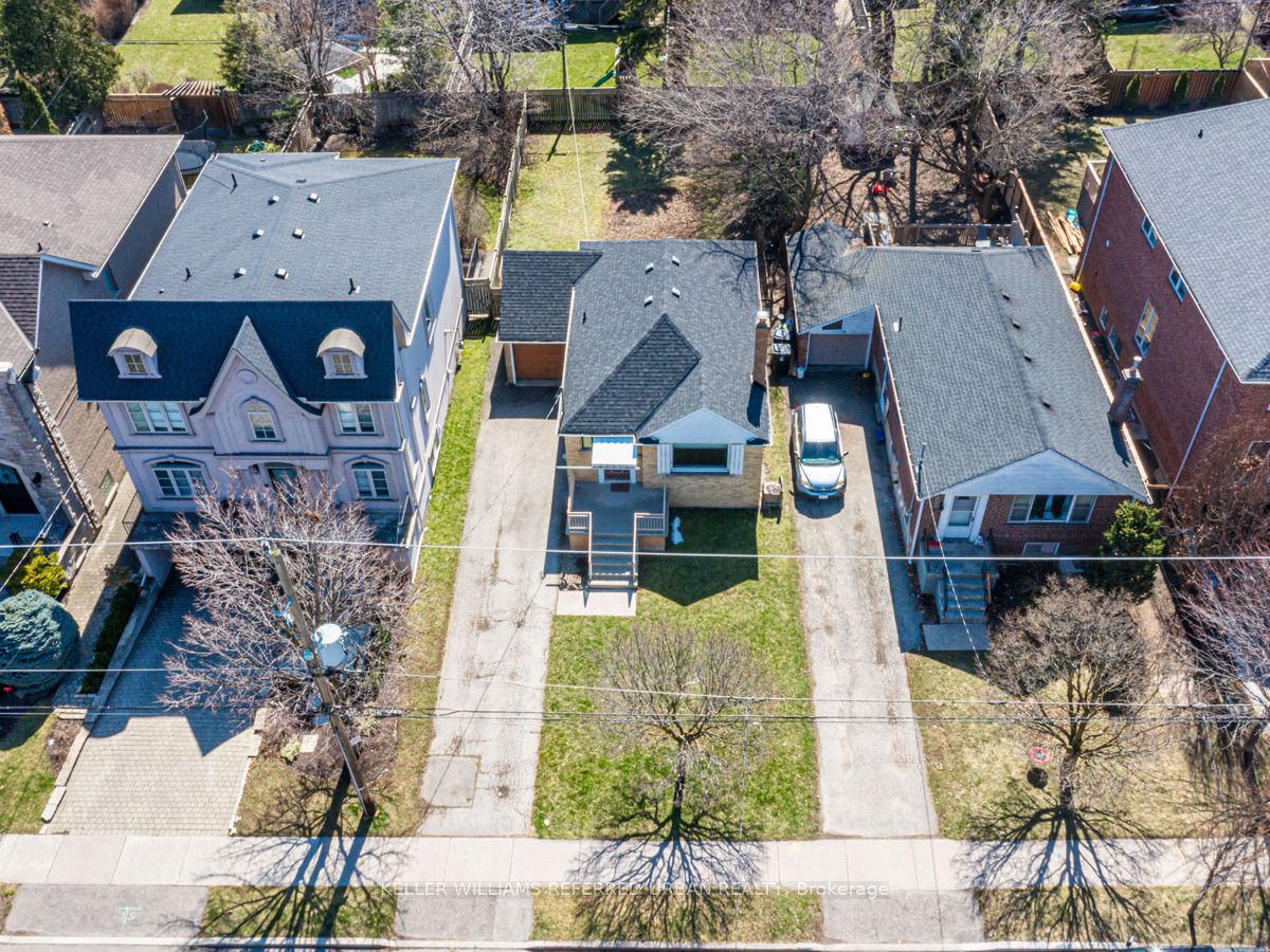 127 Dunblaine Ave Property Photo