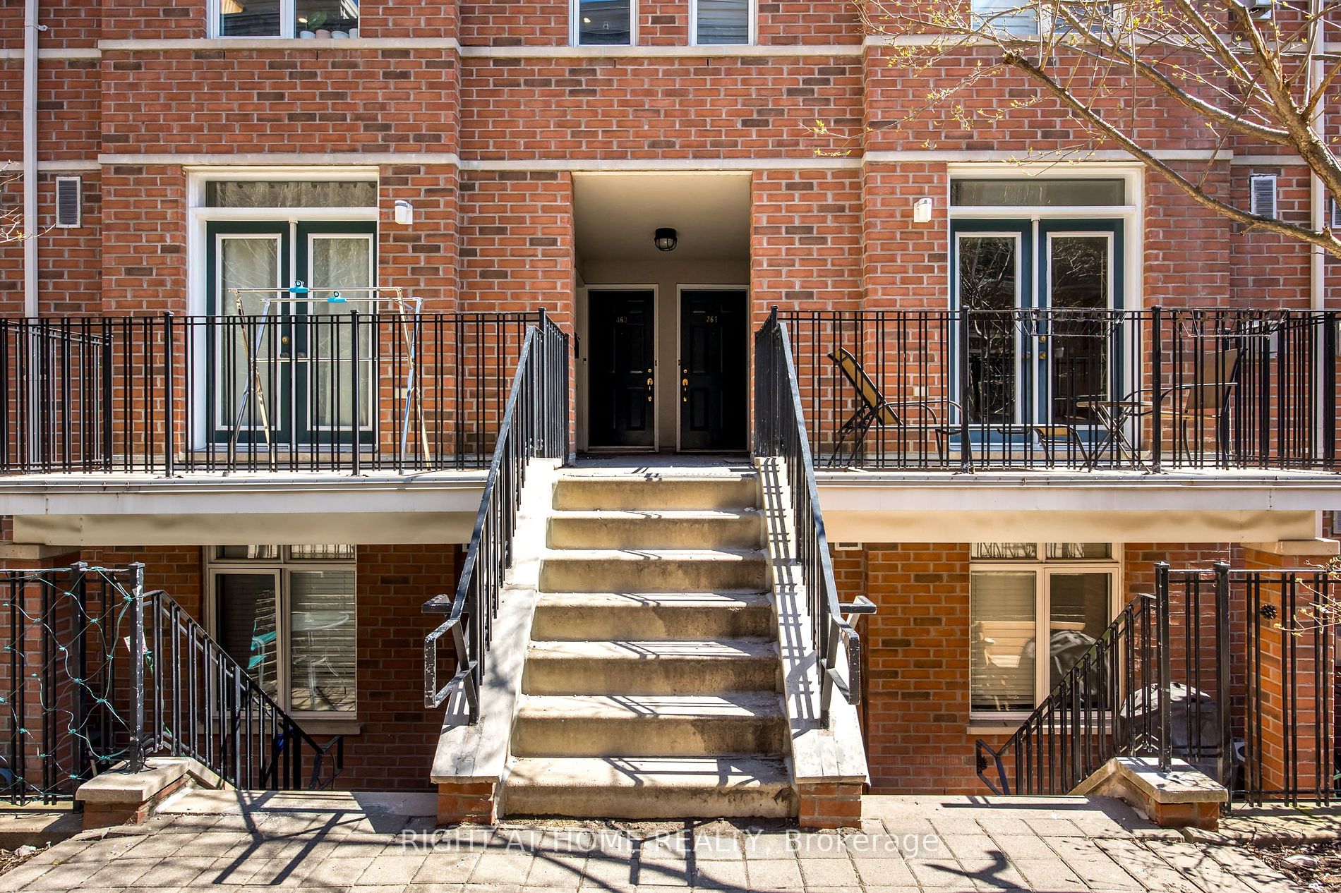 415 Jarvis St 363 Property Photo 2