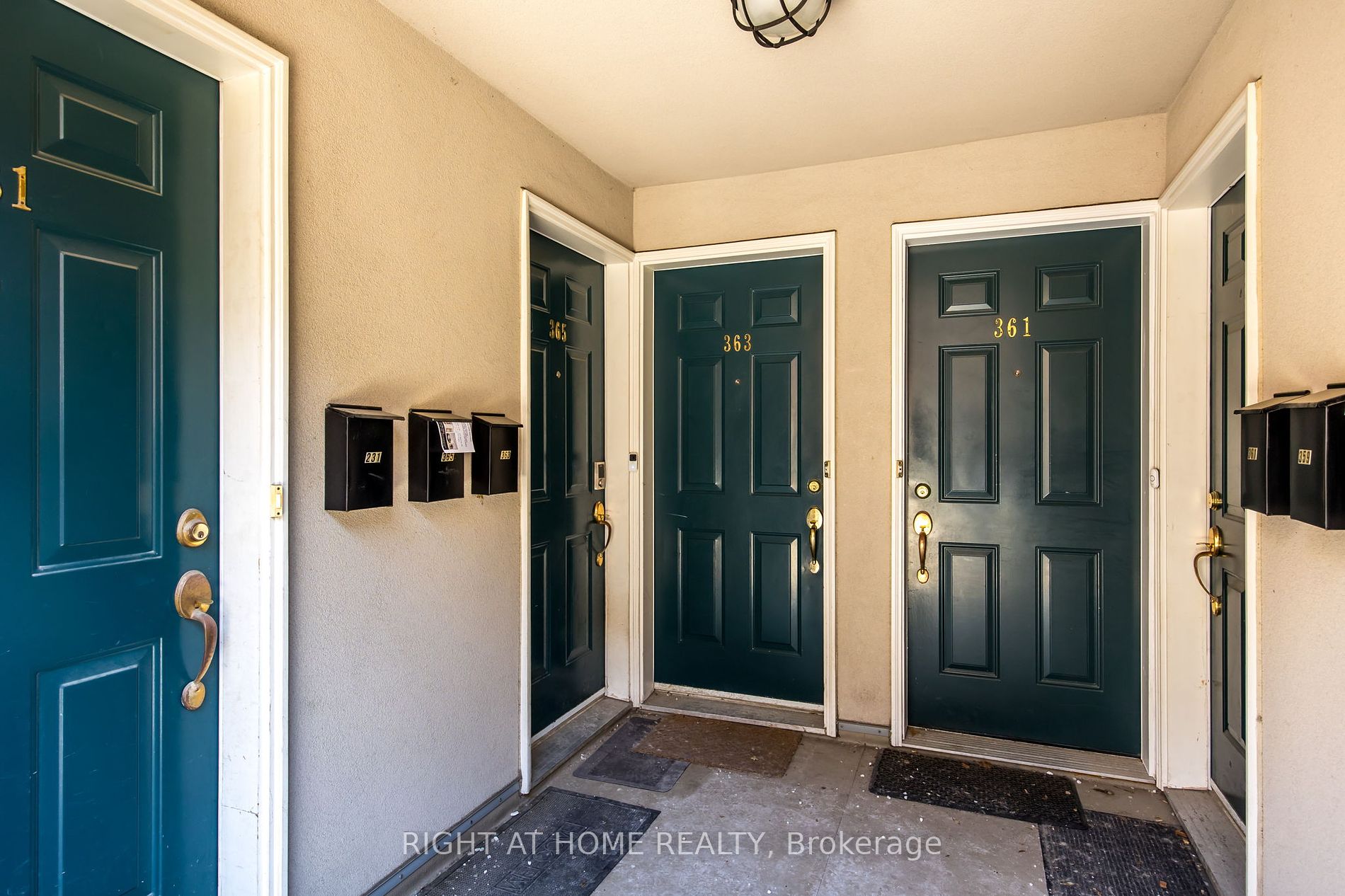 415 Jarvis St 363 Property Photo 3