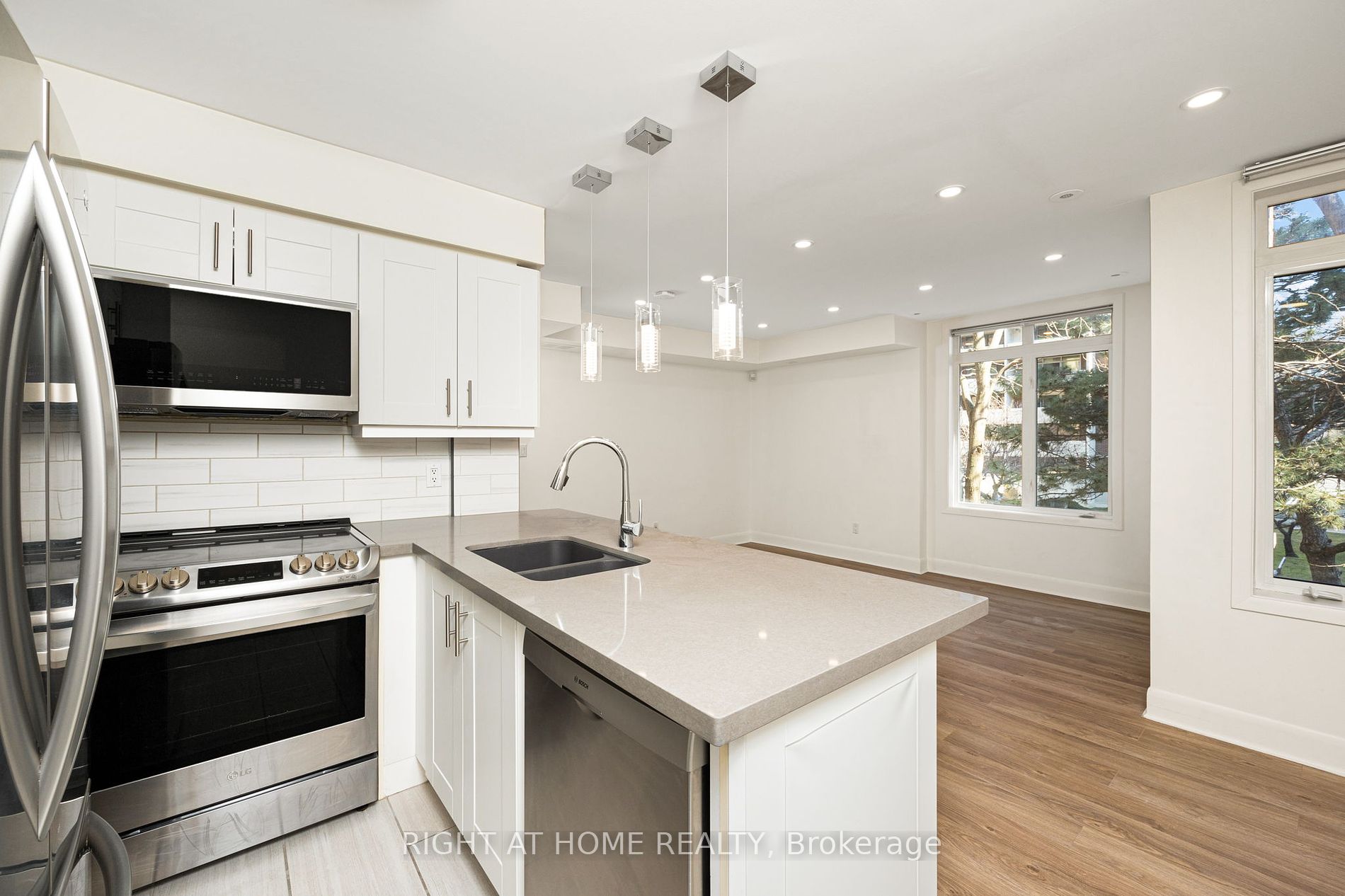 415 Jarvis St 363 Property Photo 7